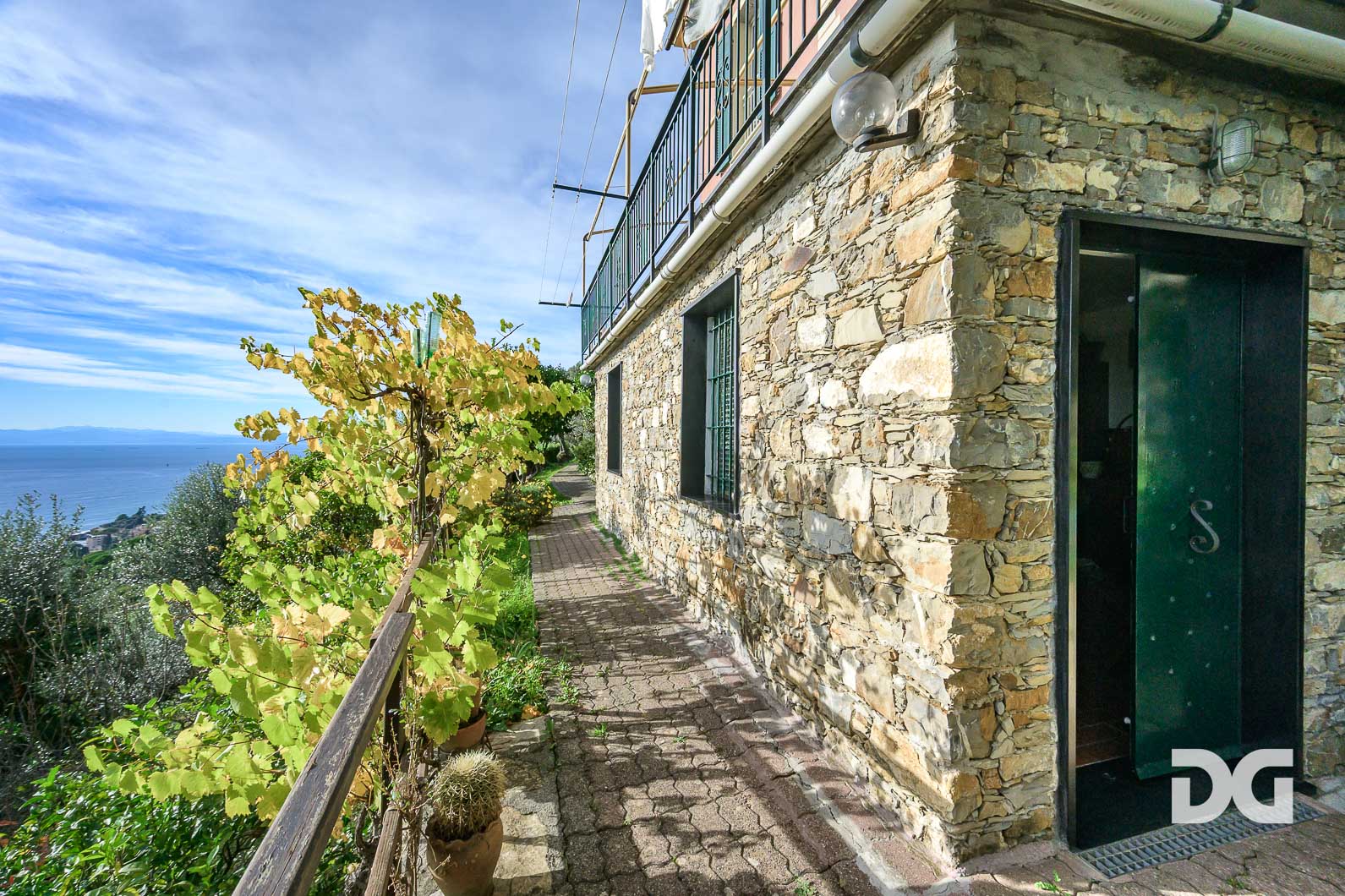 Immobiliare Del Guasta BOGLIASCO – PANORAMICI MQ 70 CON GIARDINO E TERRAZZO 
