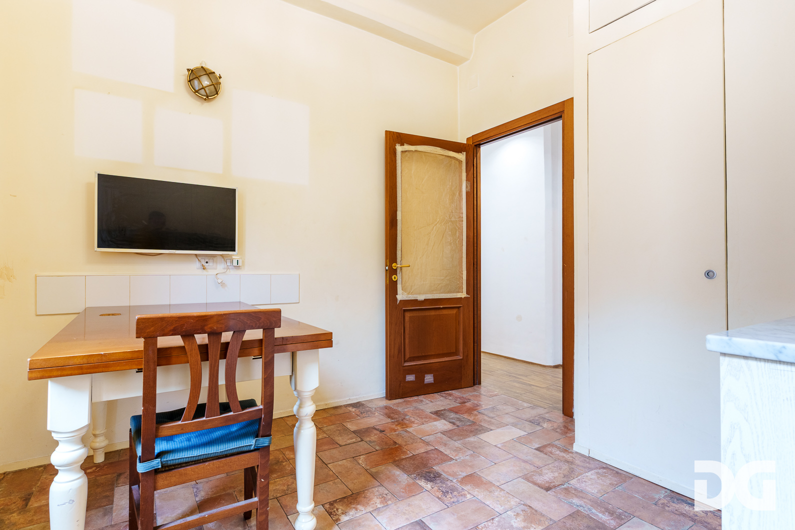 Immobiliare Del Guasta CASTELLETTO – VIA SPINOLA RISTRUTTURATI MQ. 80 CON TERRAZZO CONDOMINIALE A  TETTO 