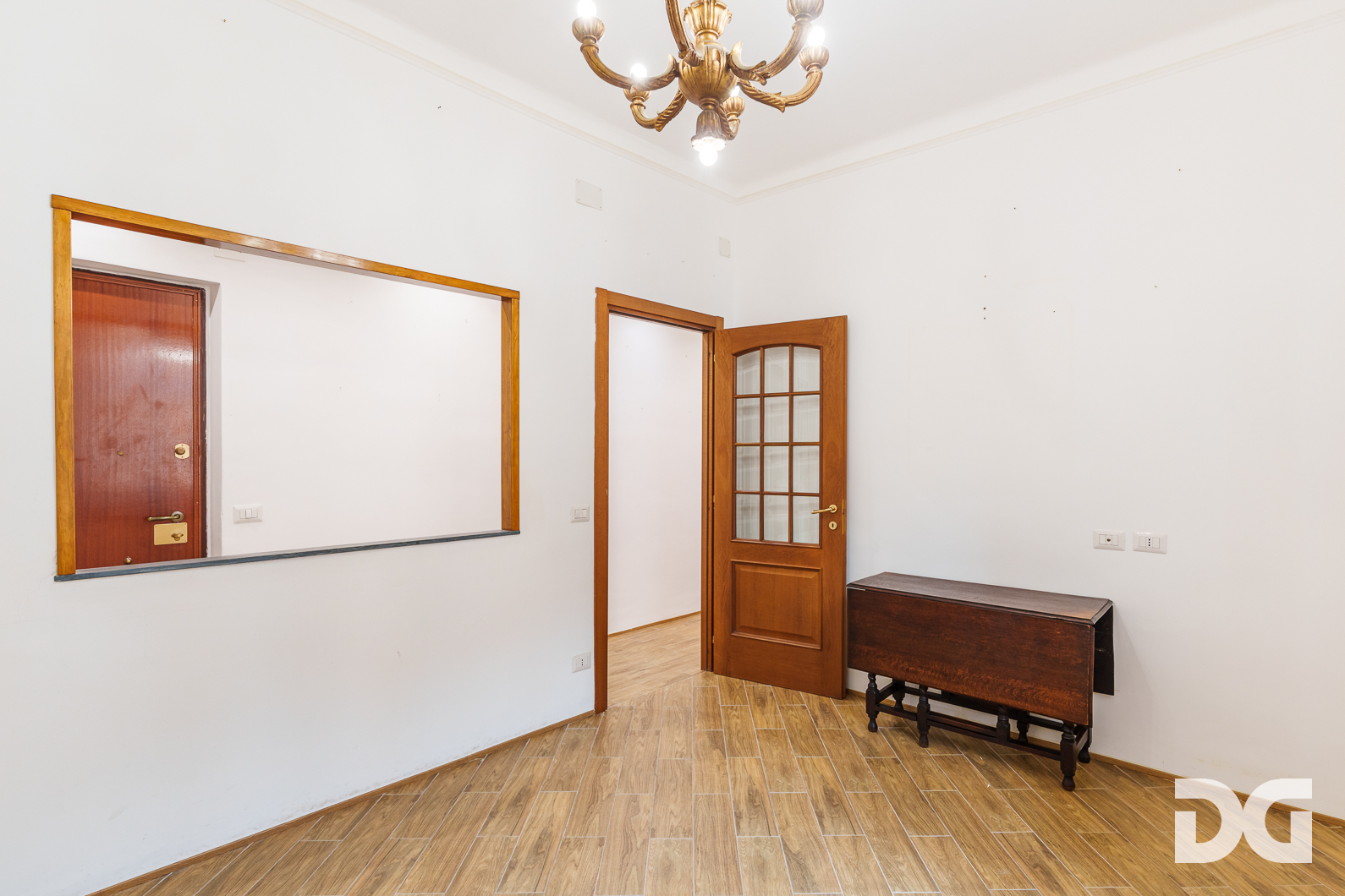 Immobiliare Del Guasta CASTELLETTO – VIA SPINOLA RISTRUTTURATI MQ. 80 CON TERRAZZO CONDOMINIALE A  TETTO 