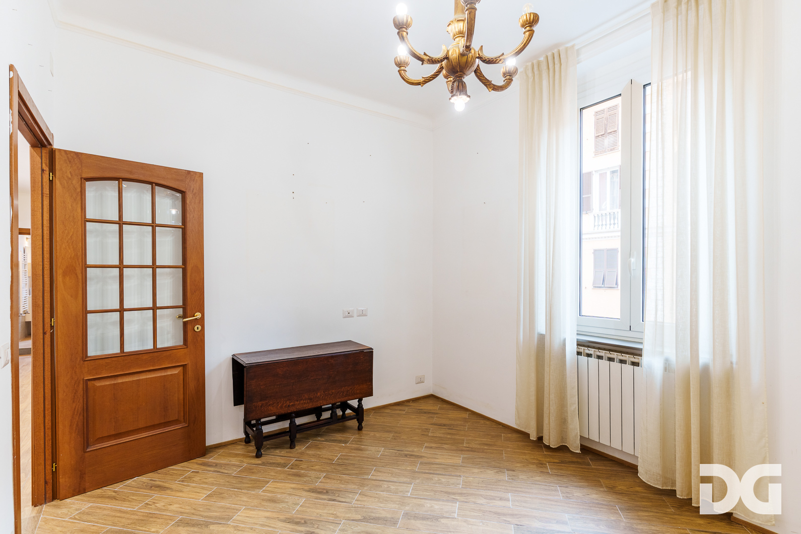 Immobiliare Del Guasta CASTELLETTO – VIA SPINOLA RISTRUTTURATI MQ. 80 CON TERRAZZO CONDOMINIALE A  TETTO 