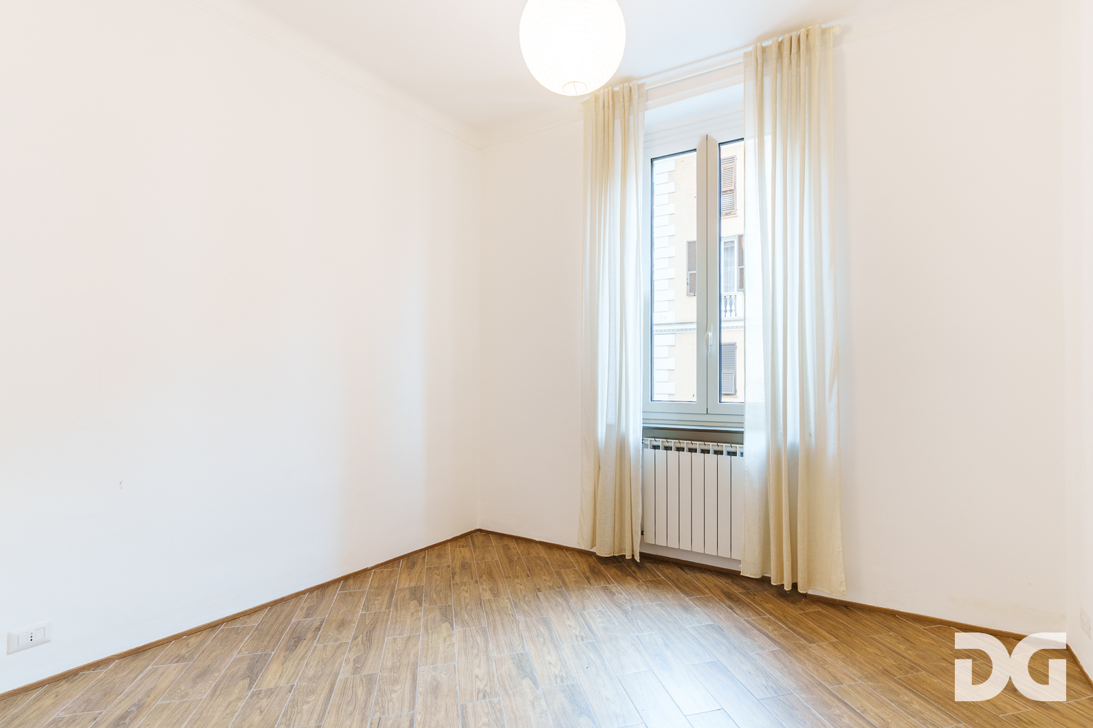 Immobiliare Del Guasta CASTELLETTO – VIA SPINOLA RISTRUTTURATI MQ. 80 CON TERRAZZO CONDOMINIALE A  TETTO 