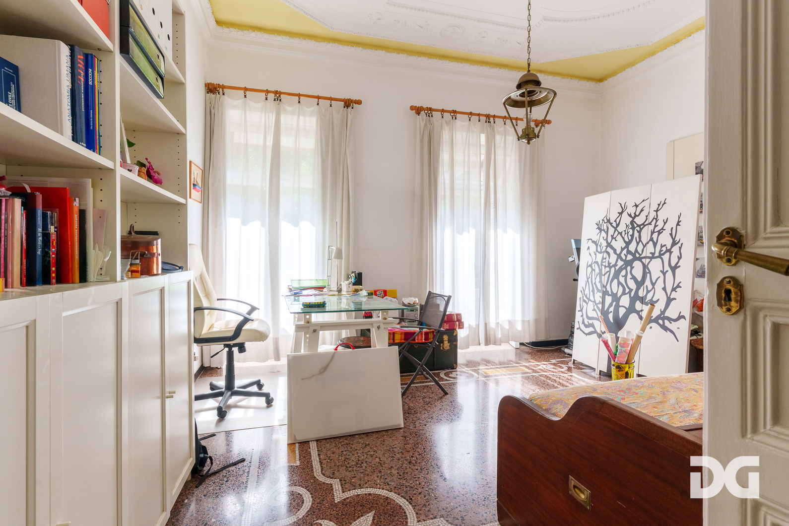 Immobiliare Del Guasta CASTELLETTO – VIALE ODINO LUMINOSI MQ. 220 CON TERRAZZI 