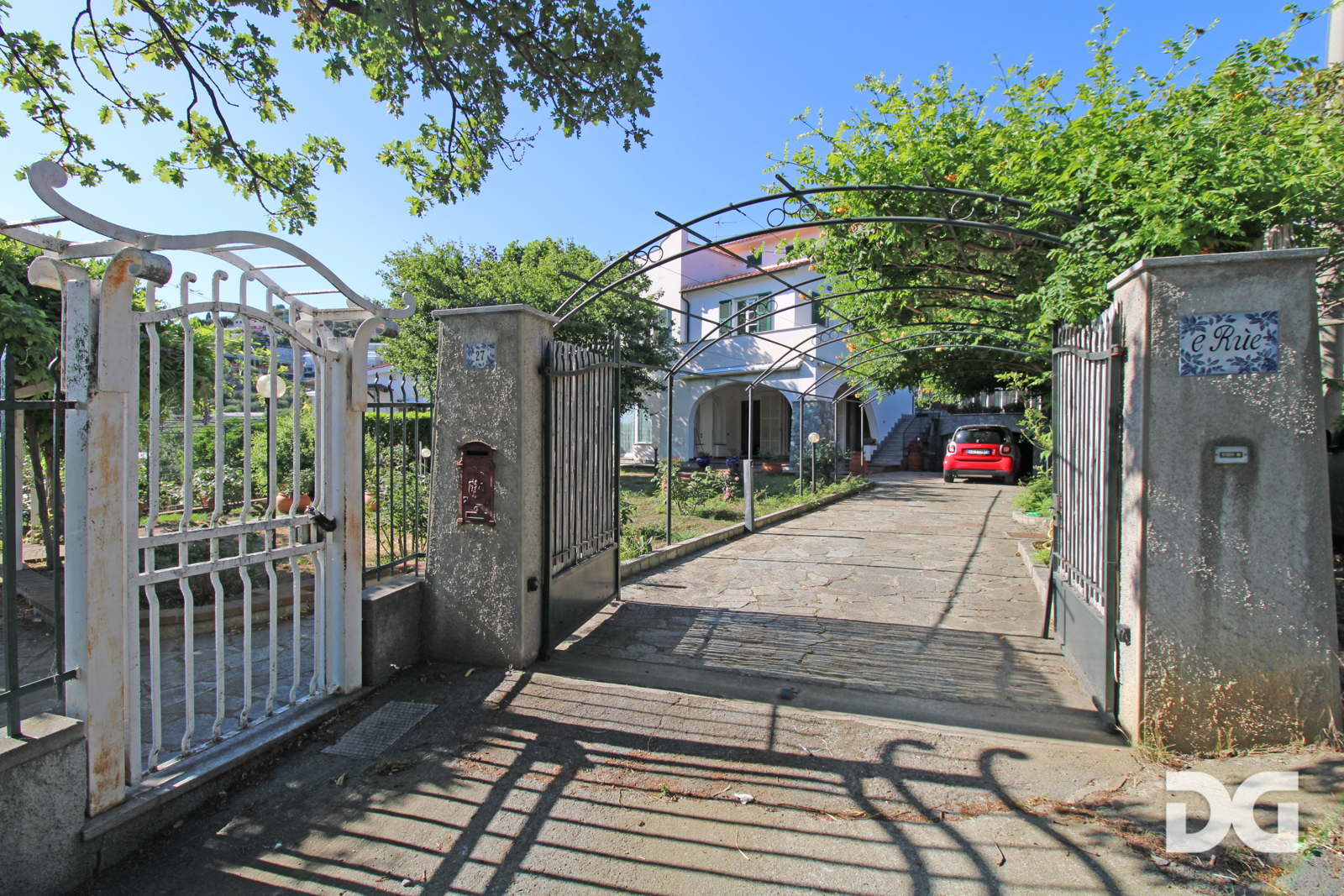 Immobiliare Del Guasta CELLE LIGURE – VILLA PANORAMICA MQ. 182 GRANDE GIARDINO 