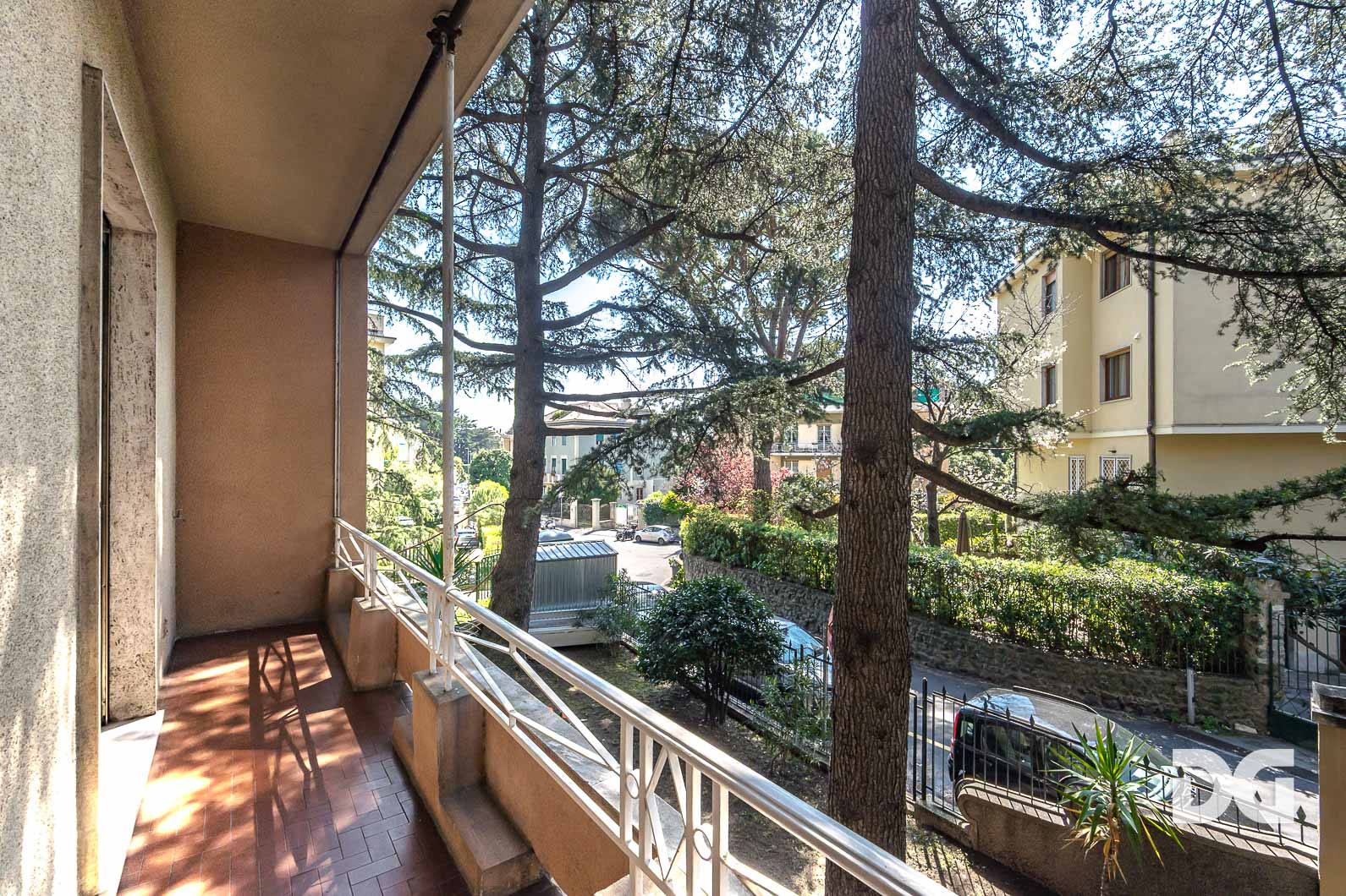 Immobiliare Del Guasta VIALE AREZZO – PRESTIGIOSI MQ. 174 CON GIARDINI (CAT. A/2) 