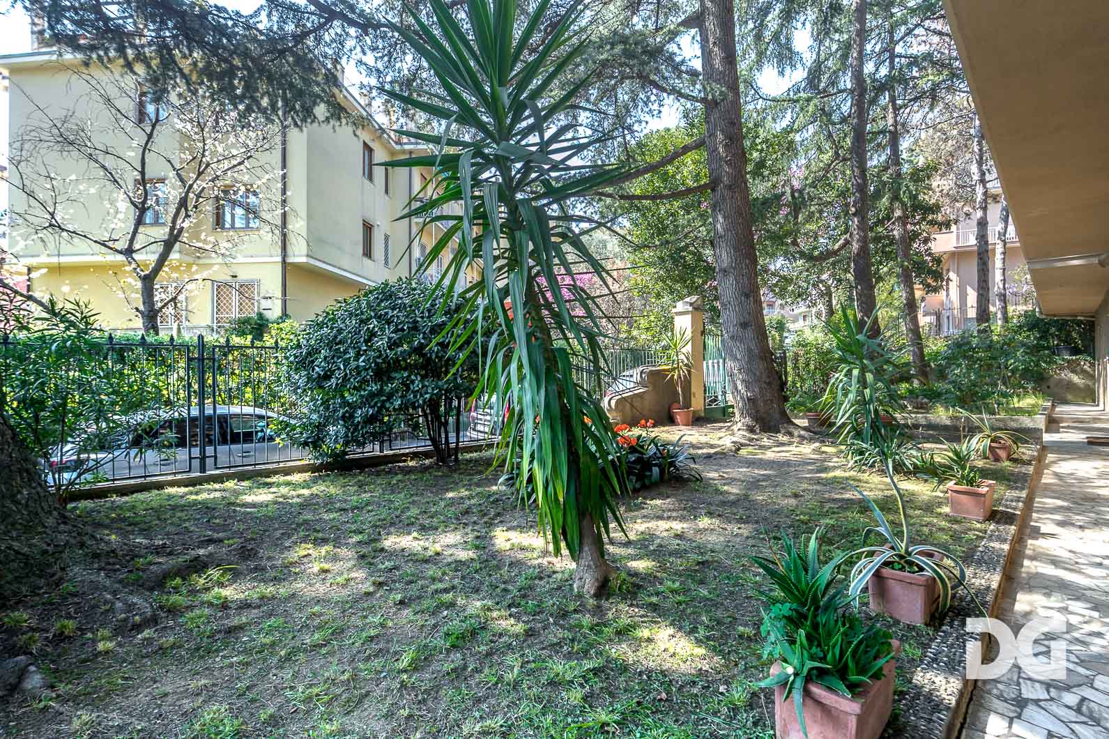 Immobiliare Del Guasta VIALE AREZZO – PRESTIGIOSI MQ. 174 CON GIARDINI (CAT. A/2) 