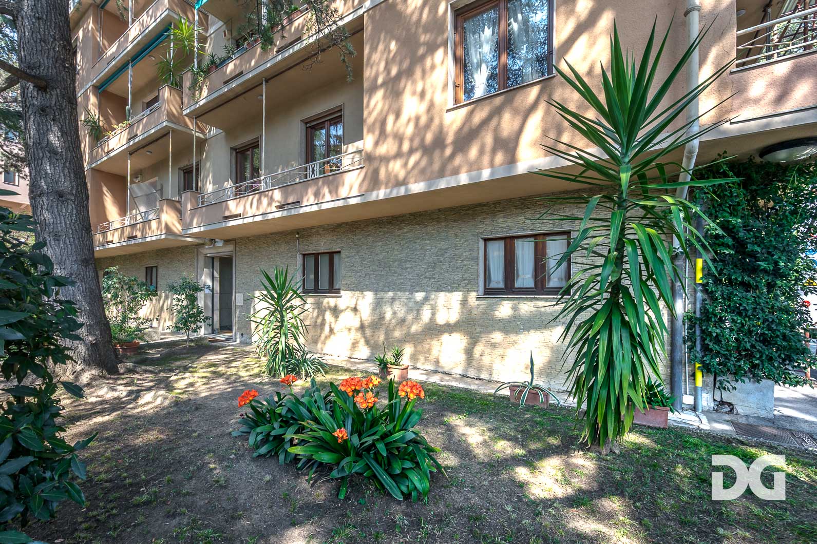 Immobiliare Del Guasta VIALE AREZZO – PRESTIGIOSI MQ. 174 CON GIARDINI (CAT. A/2) 