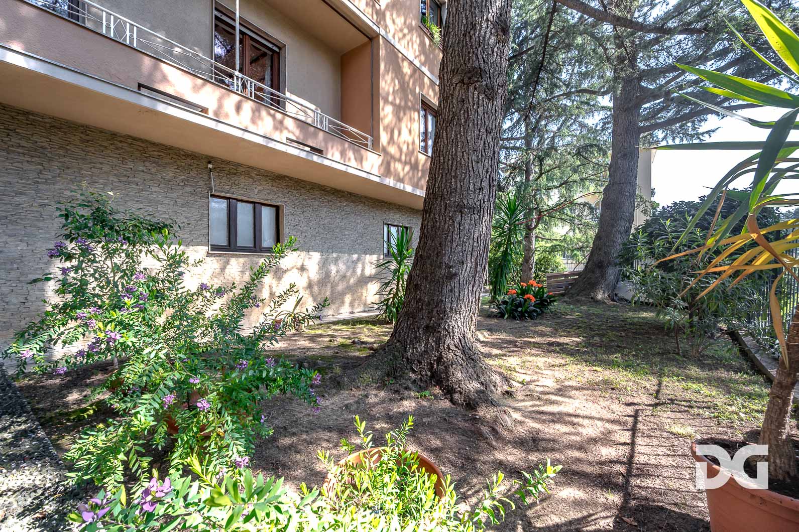 Immobiliare Del Guasta VIALE AREZZO – PRESTIGIOSI MQ. 174 CON GIARDINI (CAT. A/2) 