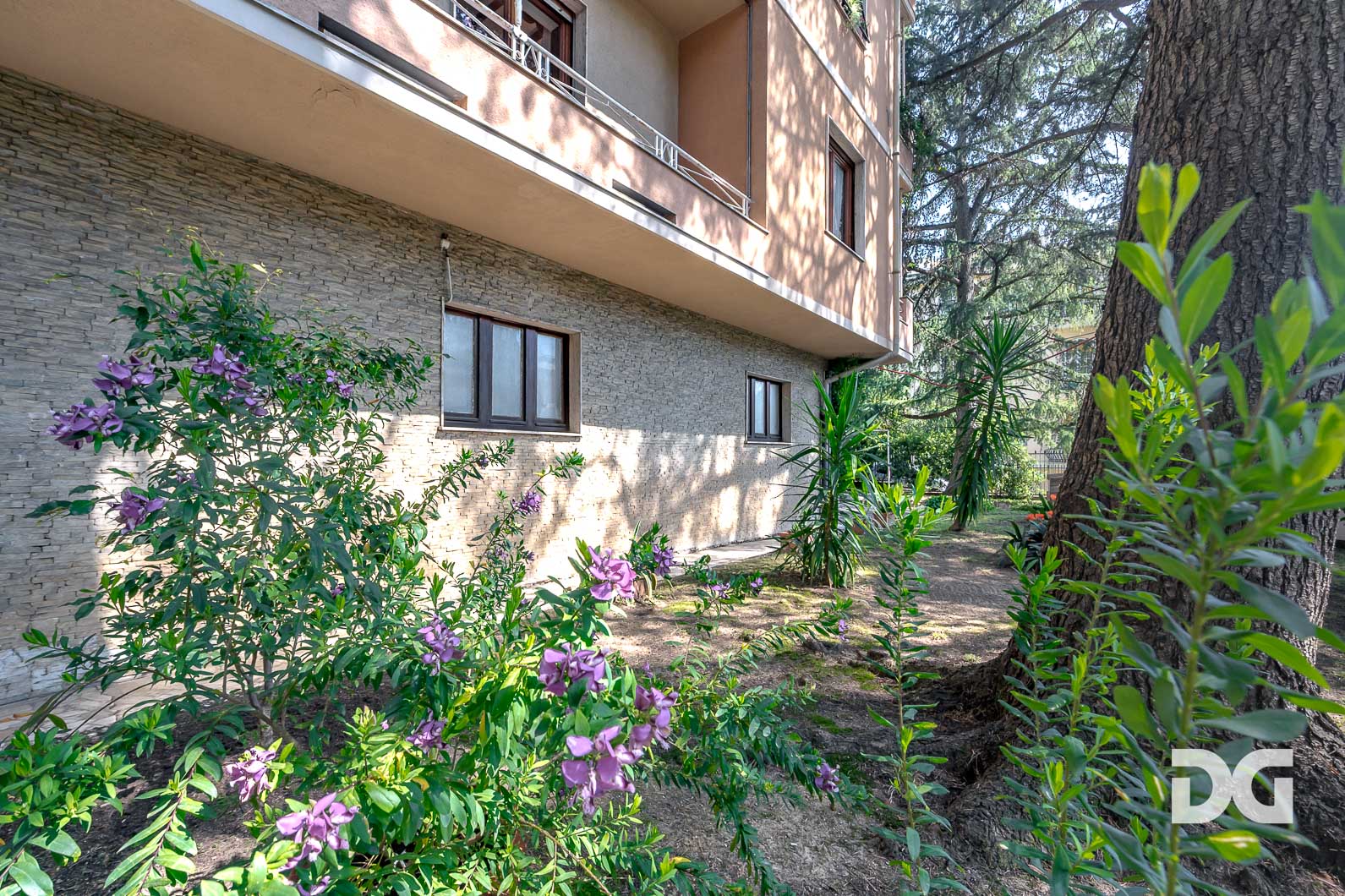 Immobiliare Del Guasta VIALE AREZZO – PRESTIGIOSI MQ. 174 CON GIARDINI (CAT. A/2) 