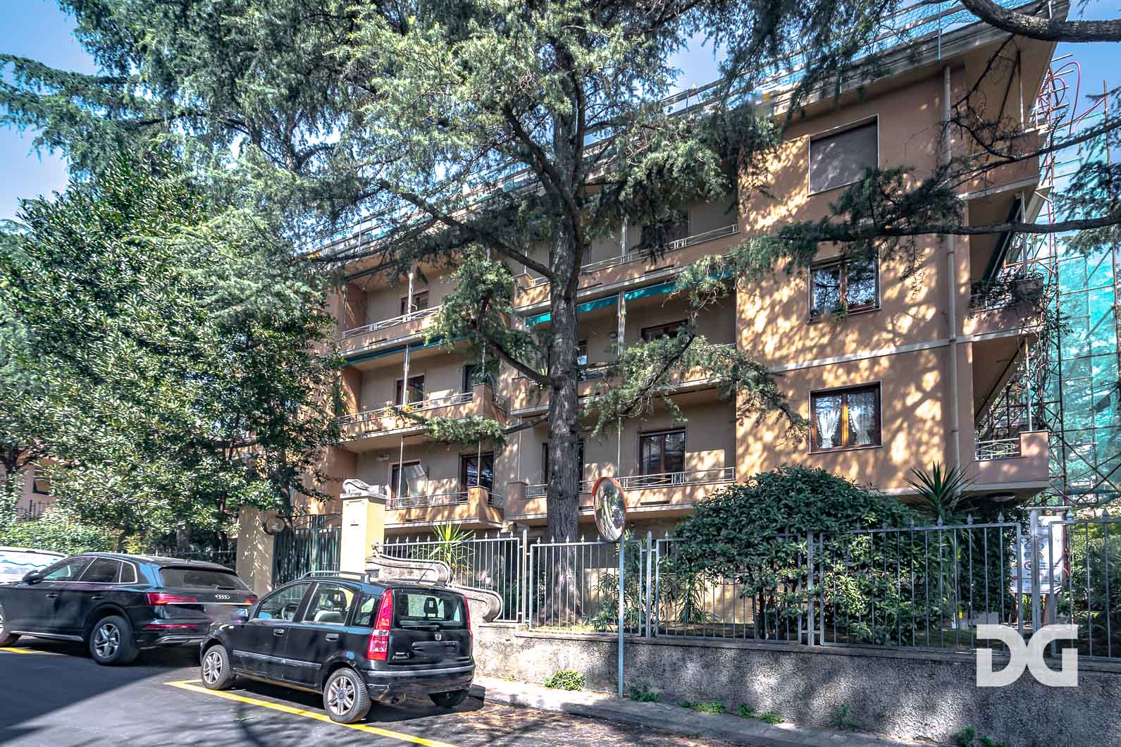Immobiliare Del Guasta VIALE AREZZO – PRESTIGIOSI MQ. 174 CON GIARDINI (CAT. A/2) 