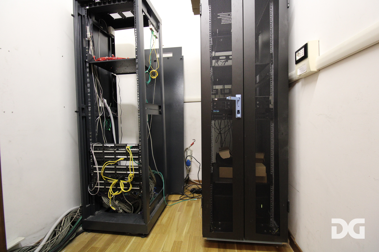 Immobiliare Del Guasta CENTRO VIA XX SETTEMBRE – UFFICIO MQ. 400 DIVISIBILE IN PERFETTO STATO 