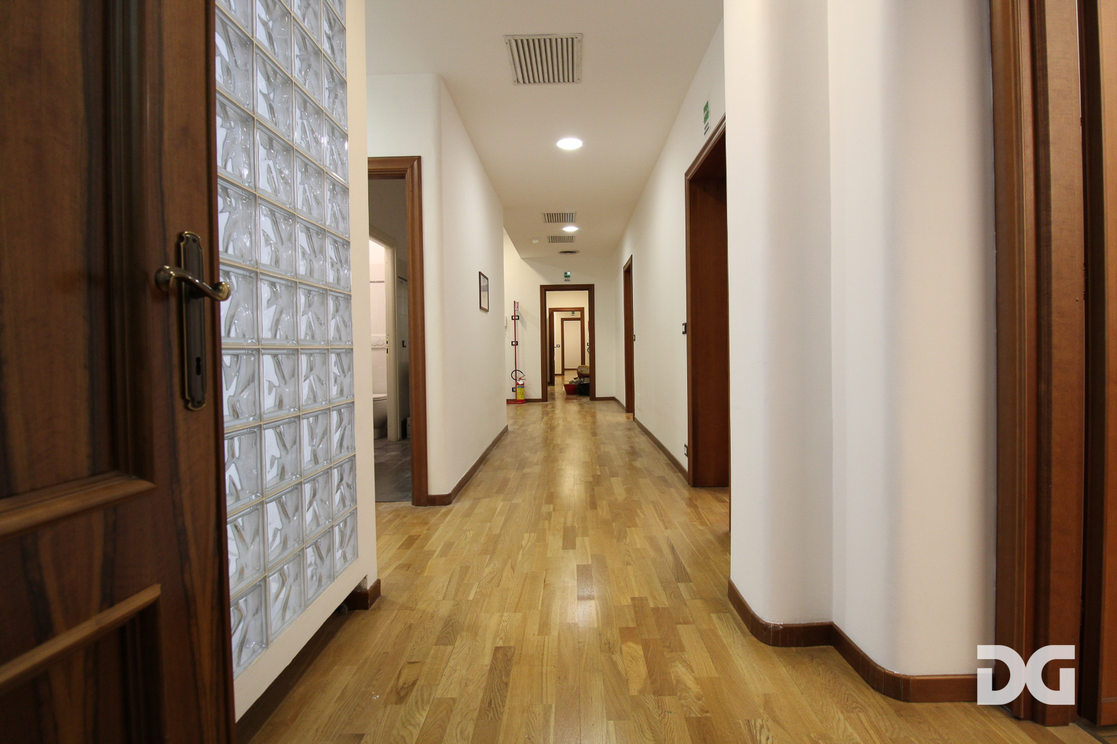 Immobiliare Del Guasta CENTRO VIA XX SETTEMBRE – UFFICIO MQ. 400 DIVISIBILE IN PERFETTO STATO 