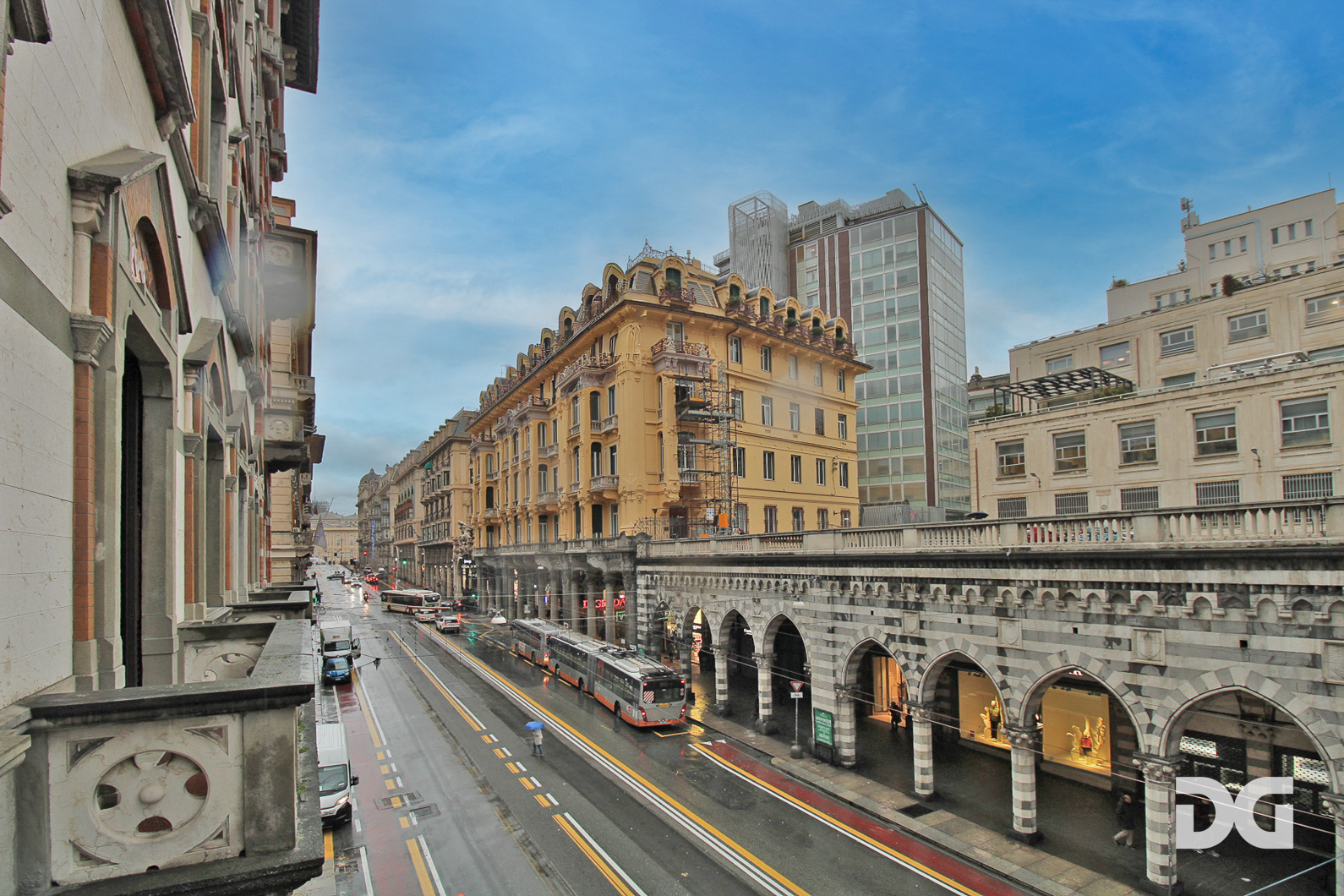 Immobiliare Del Guasta CENTRO VIA XX SETTEMBRE – UFFICIO MQ. 400 DIVISIBILE IN PERFETTO STATO 