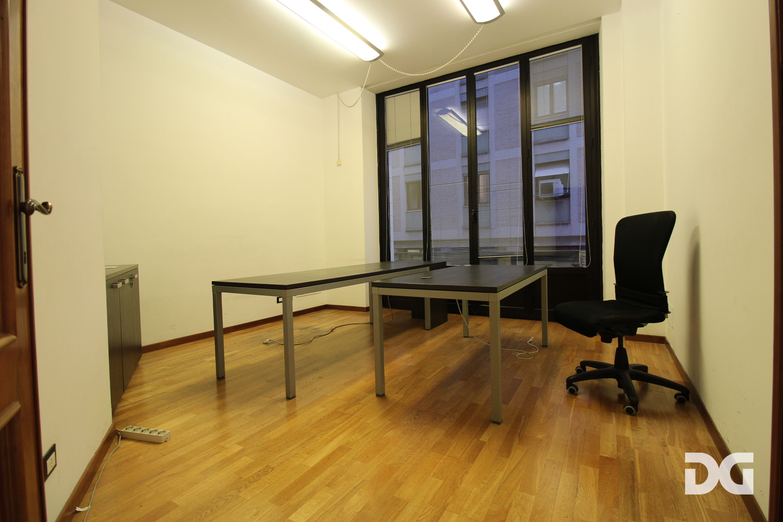 Immobiliare Del Guasta CENTRO VIA XX SETTEMBRE – UFFICIO MQ. 400 DIVISIBILE IN PERFETTO STATO 