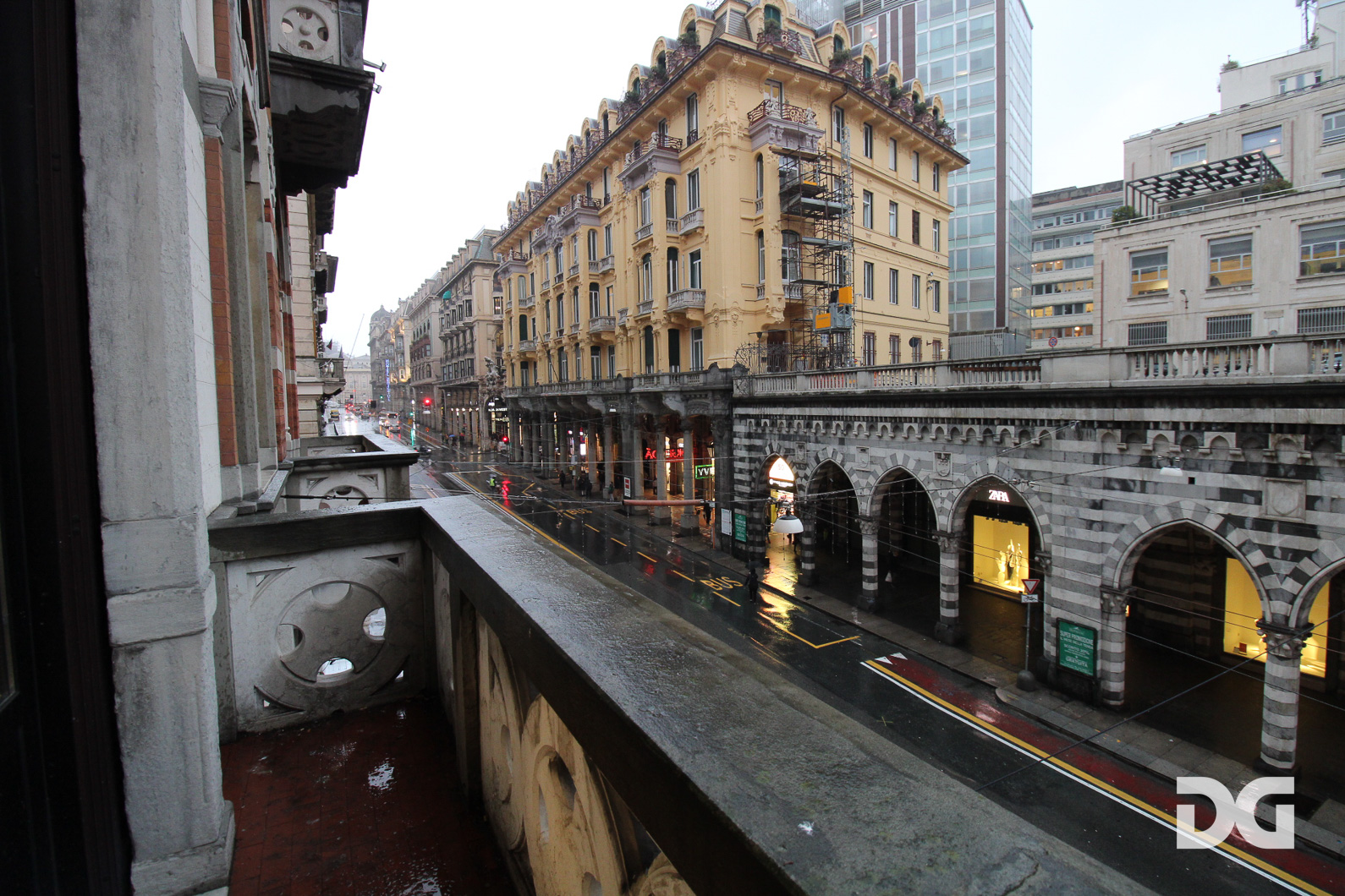 Immobiliare Del Guasta CENTRO VIA XX SETTEMBRE – UFFICIO MQ. 400 DIVISIBILE IN PERFETTO STATO 