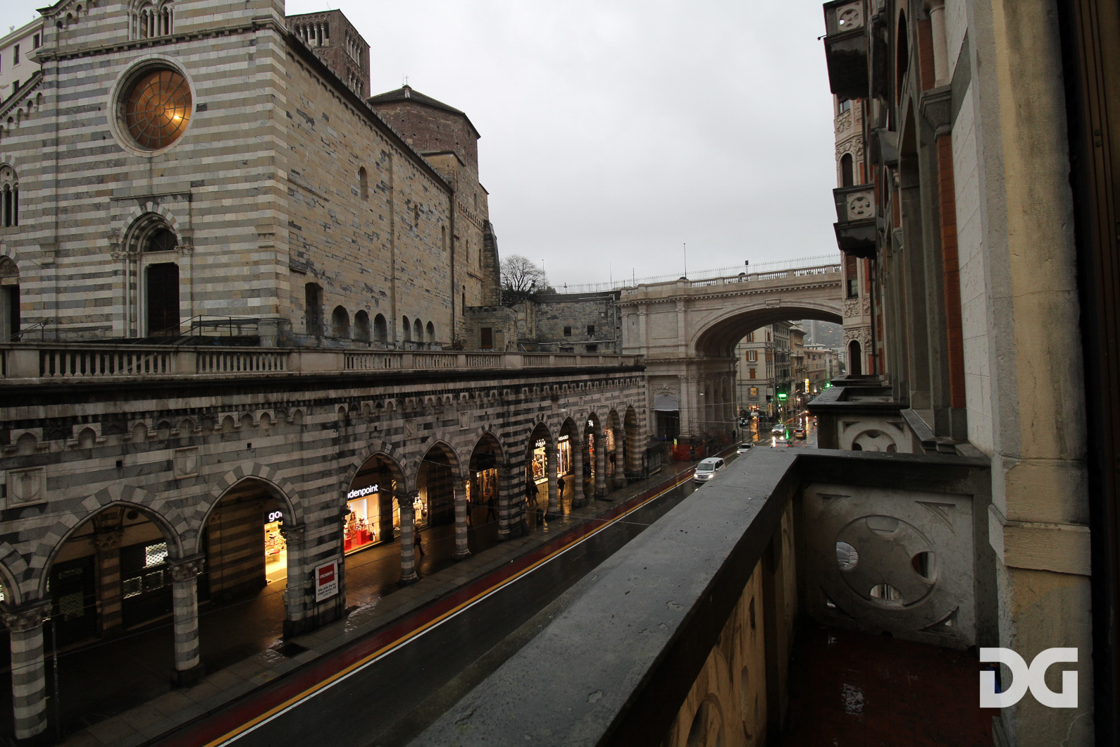 Immobiliare Del Guasta CENTRO VIA XX SETTEMBRE – UFFICIO MQ. 400 DIVISIBILE IN PERFETTO STATO 