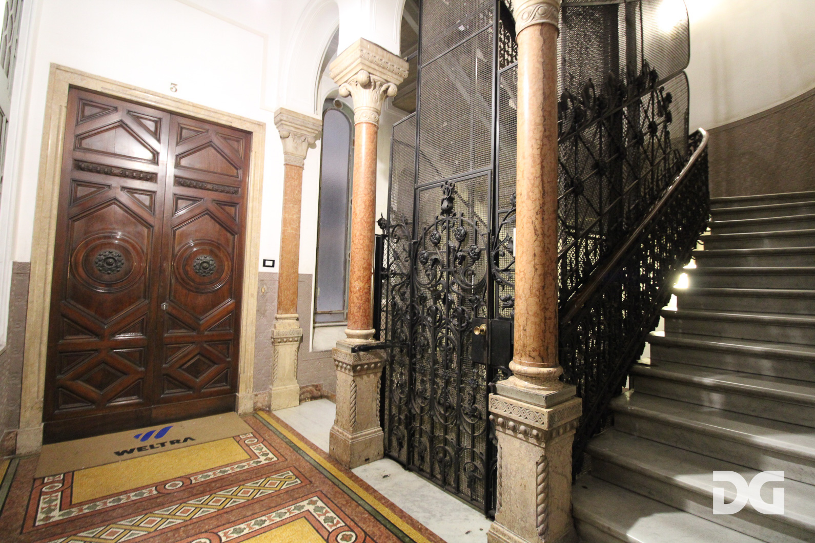 Immobiliare Del Guasta CENTRO VIA XX SETTEMBRE – UFFICIO MQ. 400 DIVISIBILE IN PERFETTO STATO 