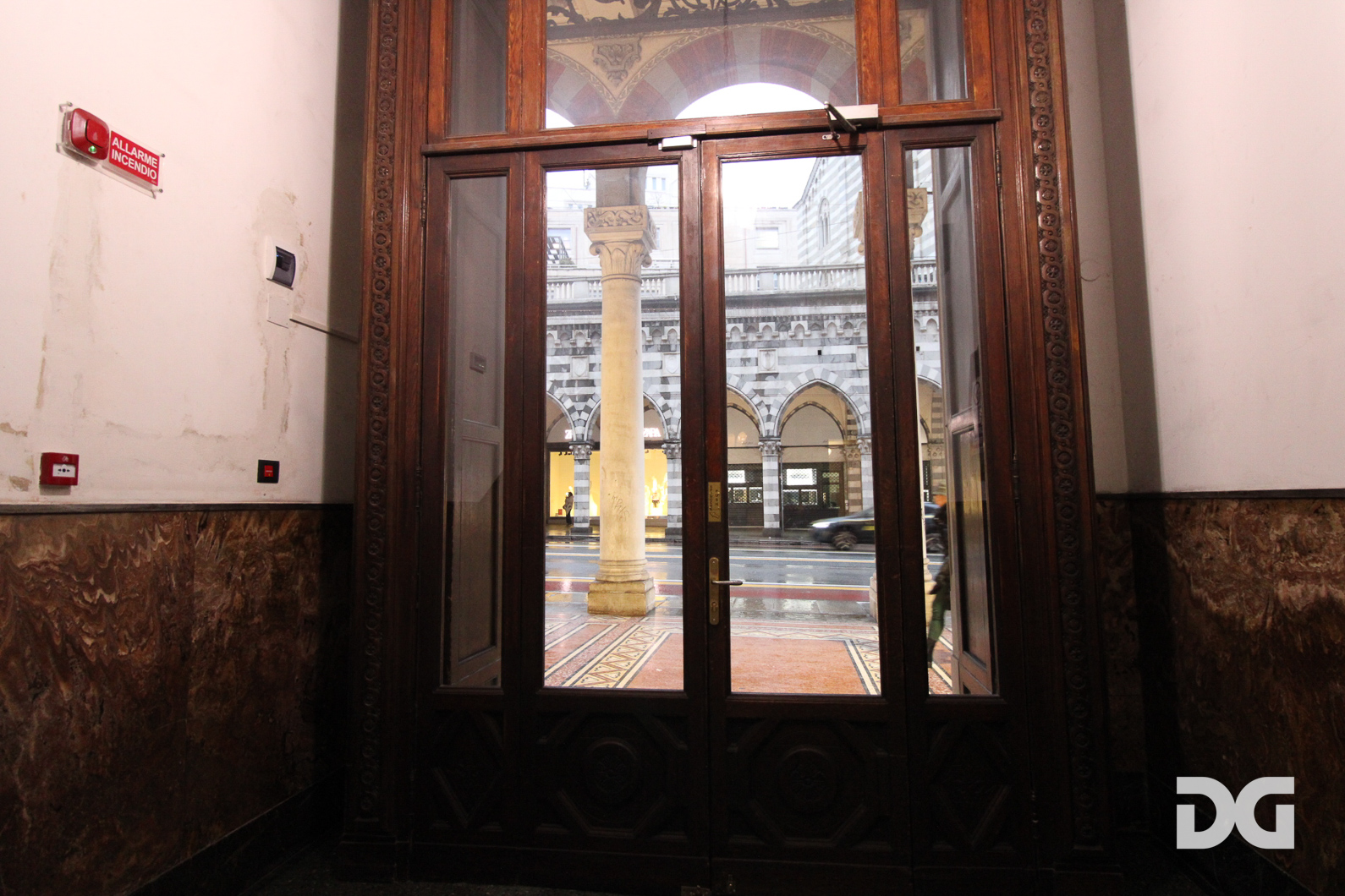 Immobiliare Del Guasta CENTRO VIA XX SETTEMBRE – UFFICIO MQ. 400 DIVISIBILE IN PERFETTO STATO 