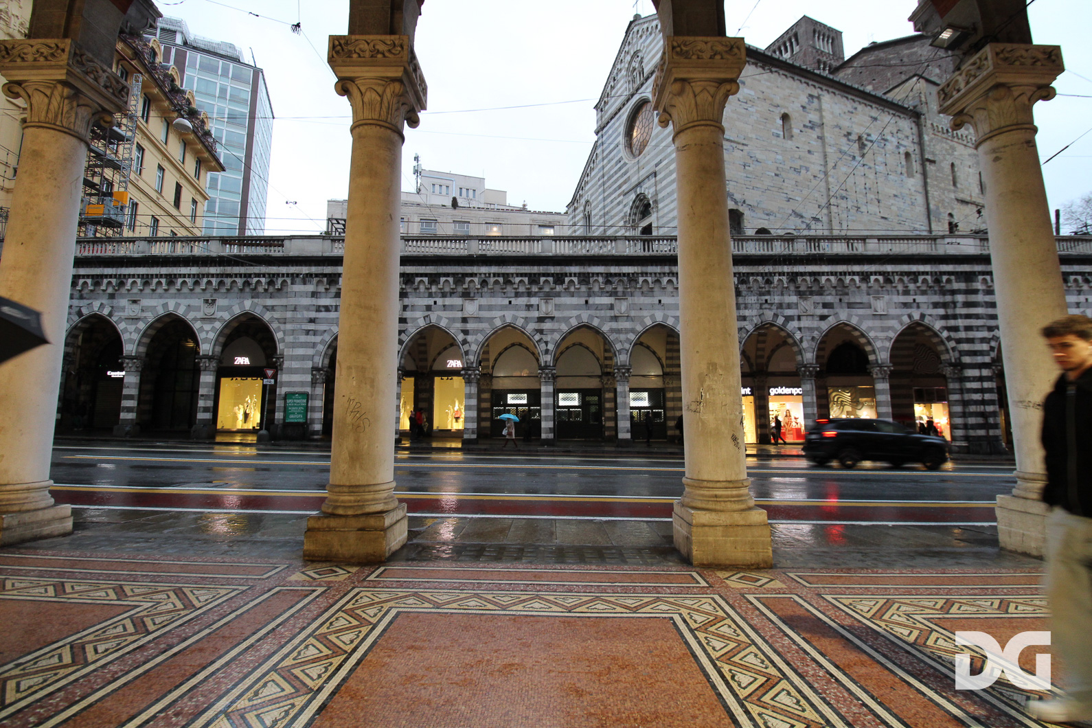 Immobiliare Del Guasta CENTRO VIA XX SETTEMBRE – UFFICIO MQ. 400 DIVISIBILE IN PERFETTO STATO 