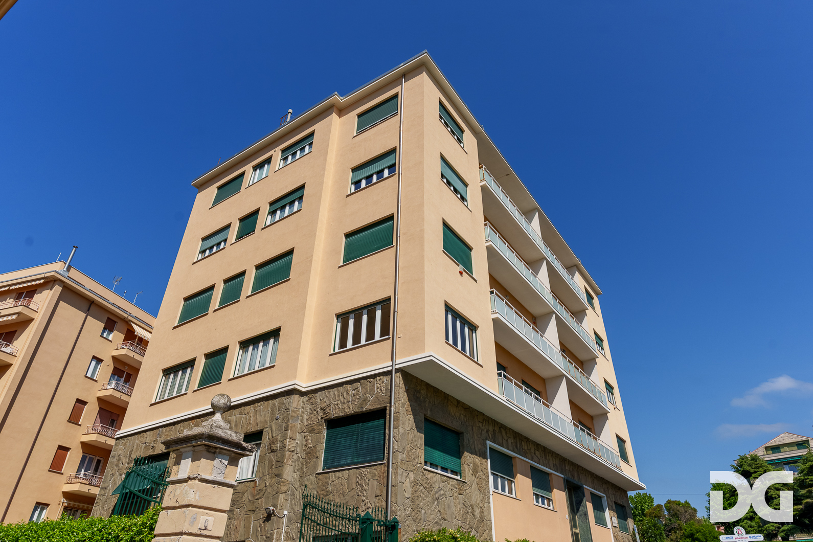 Immobiliare Del Guasta ALBARO – VIALE NAZARIO SAURO MQ.58 con TERRAZZO 