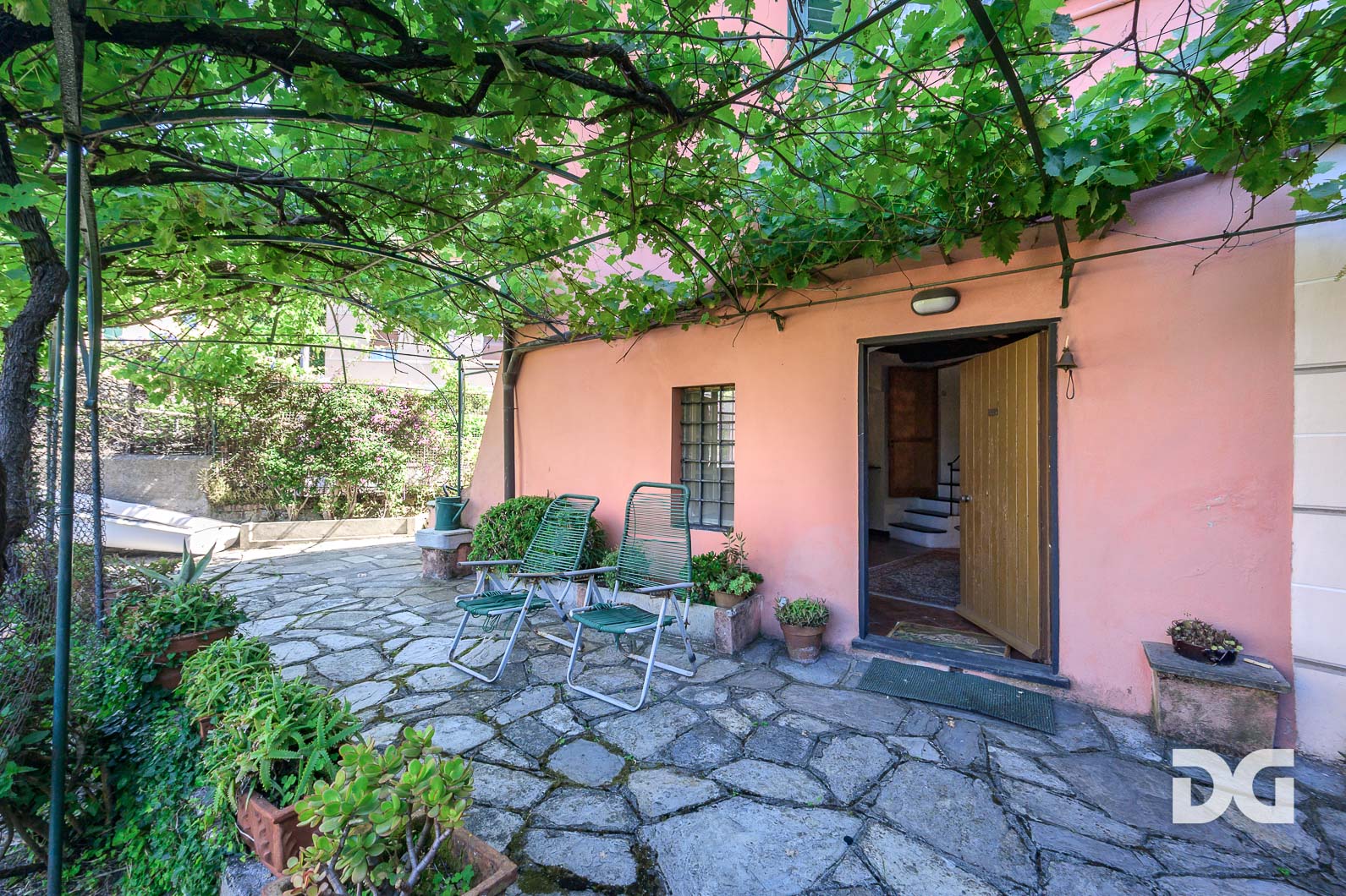 Immobiliare Del Guasta BOGLIASCO CENTRO – VIA MAZZINI MQ. 150 CON AMPIO GIARDINO 