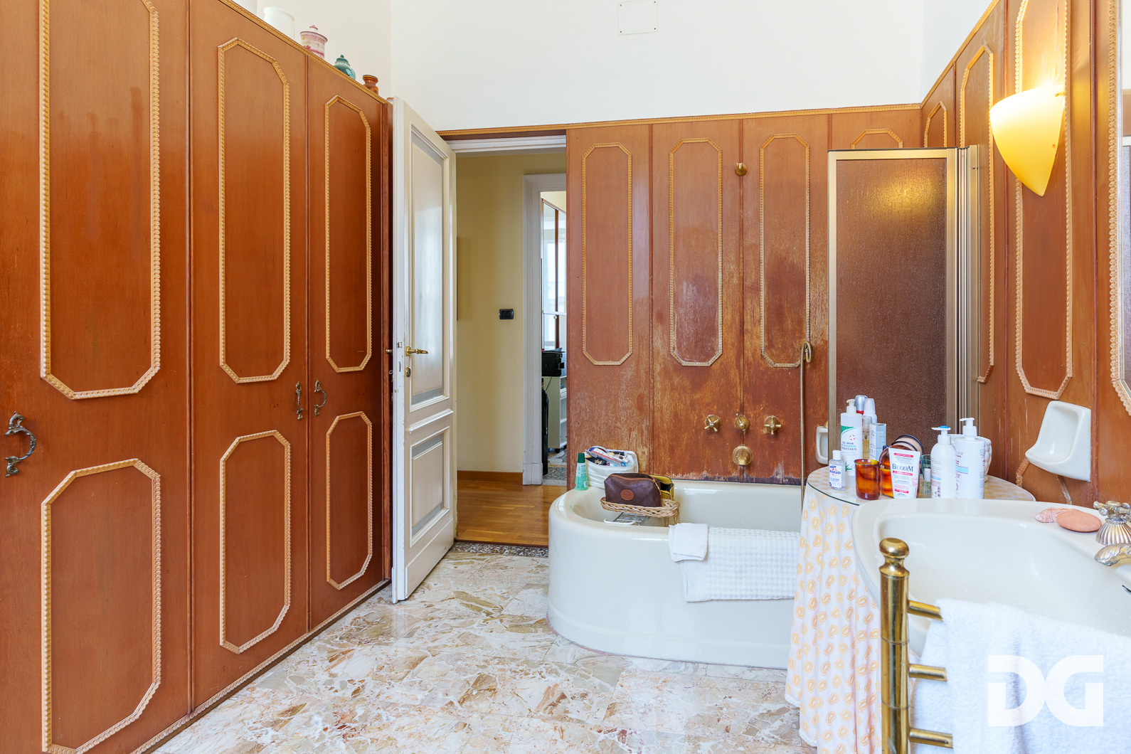 Immobiliare Del Guasta CENTRO – VIA XX SETTEMBRE MQ. 202 CON POGGIOLATA 
