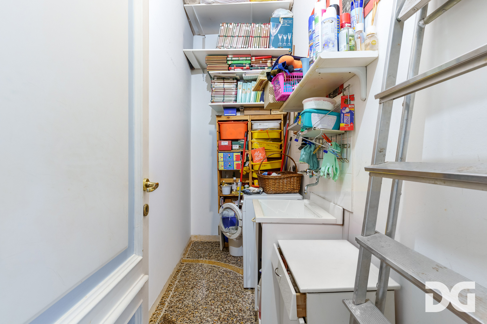 Immobiliare Del Guasta CENTRO – VIA XX SETTEMBRE MQ. 202 CON POGGIOLATA 