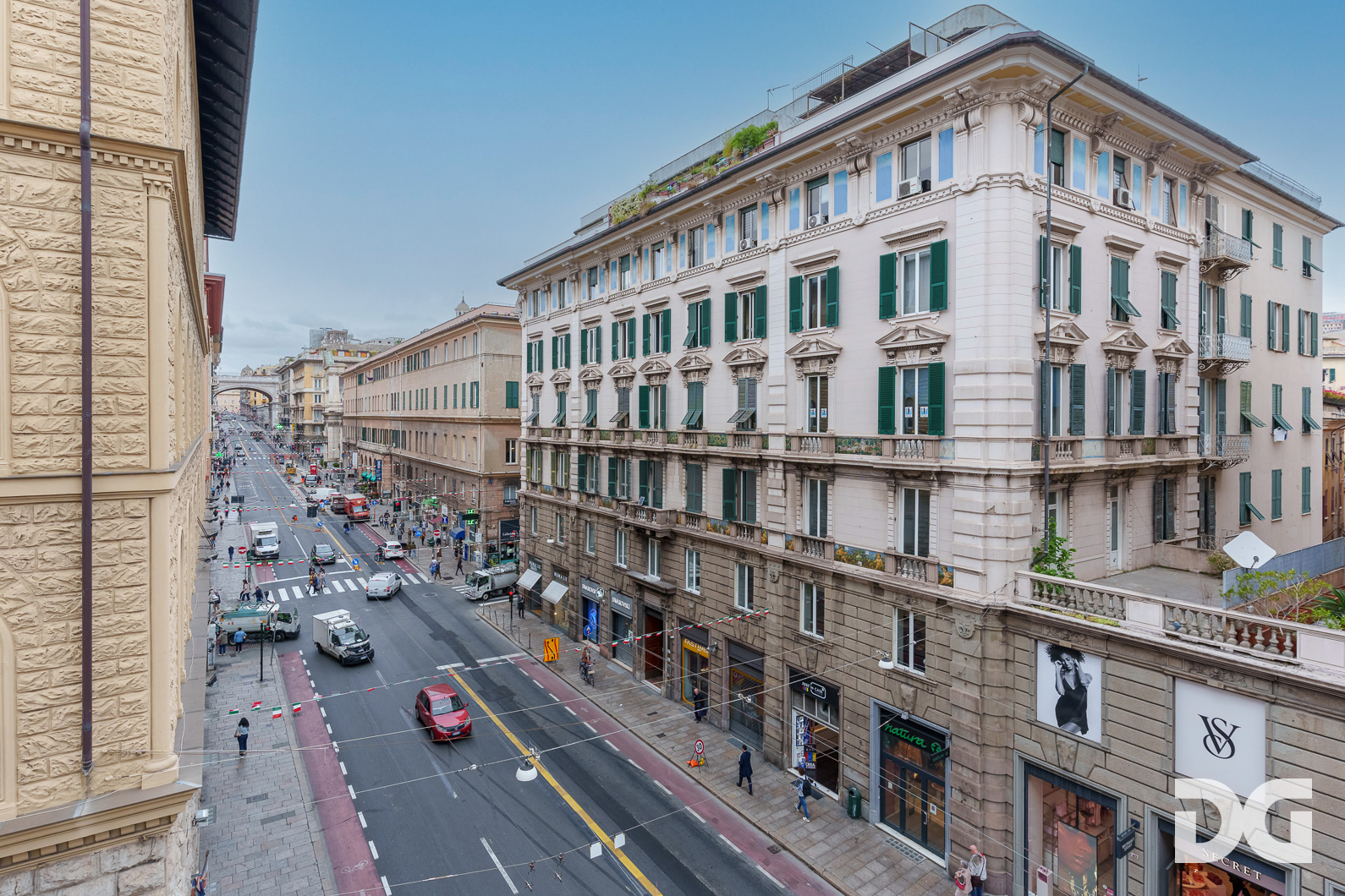 Immobiliare Del Guasta CENTRO – VIA XX SETTEMBRE MQ. 202 CON POGGIOLATA 