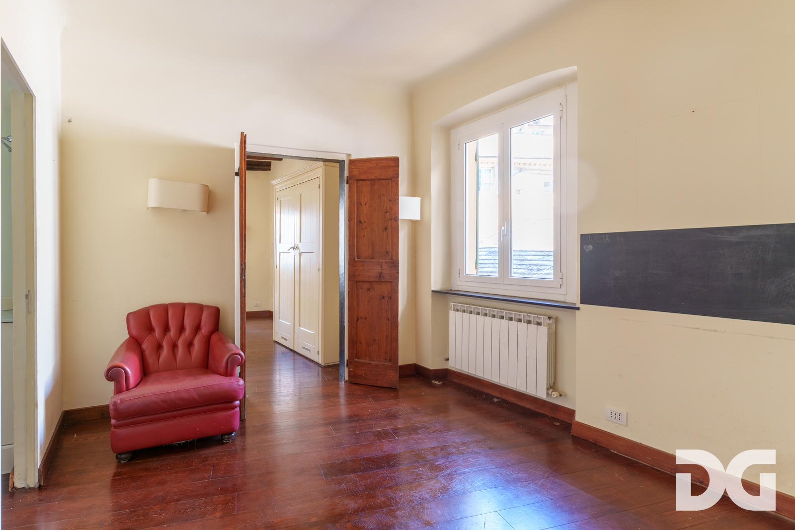 Immobiliare Del Guasta CENTROSTORICO – PIAZZA DEL FERRO RISTRUTTURATI MQ. 123 CON TERRAZZO 
