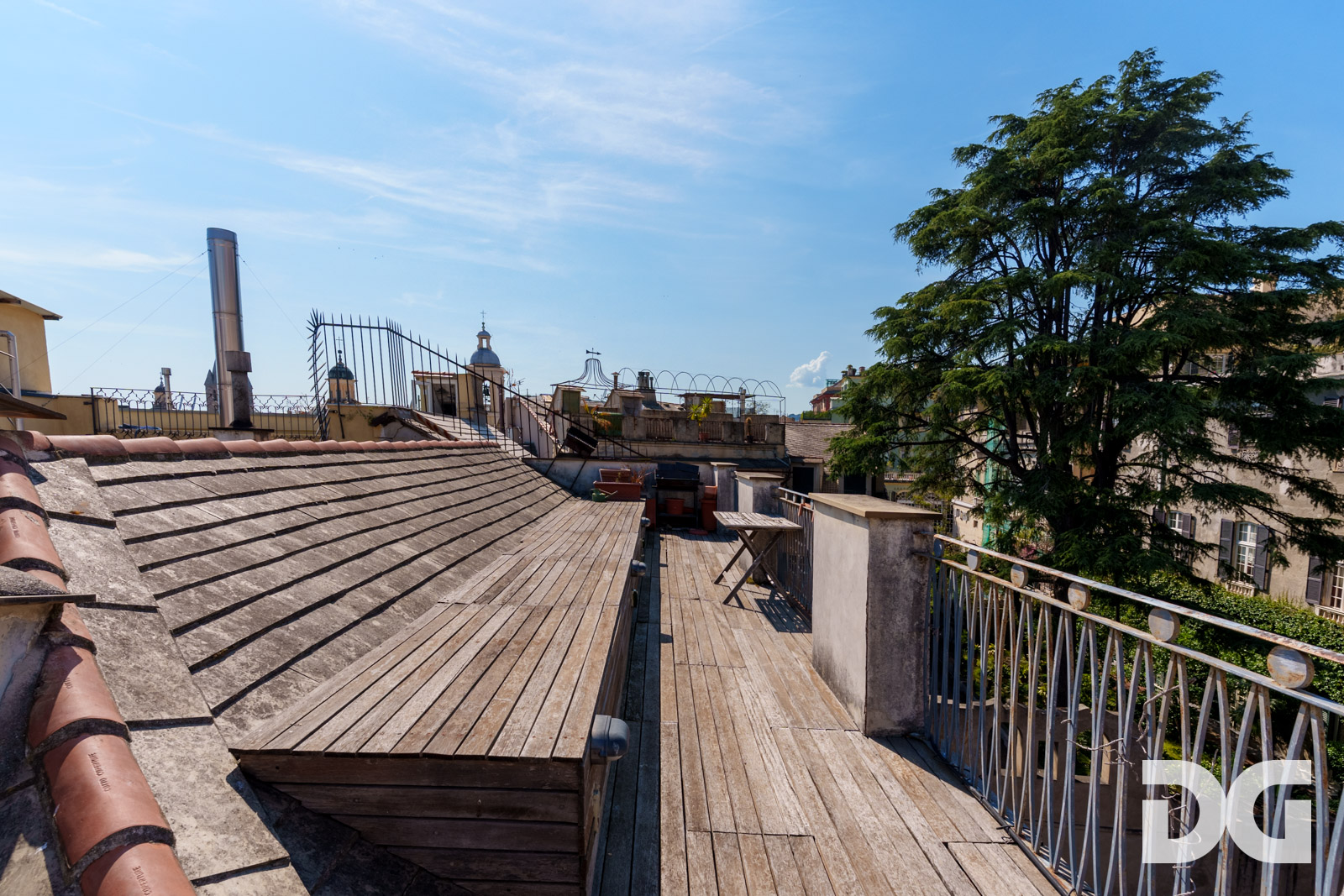 Immobiliare Del Guasta CENTROSTORICO – PIAZZA DEL FERRO RISTRUTTURATI MQ. 123 CON TERRAZZO 