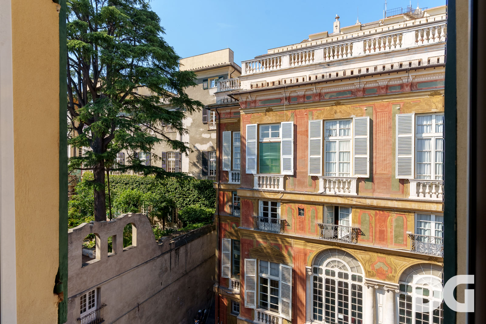 Immobiliare Del Guasta CENTROSTORICO – PIAZZA DEL FERRO RISTRUTTURATI MQ. 123 CON TERRAZZO 