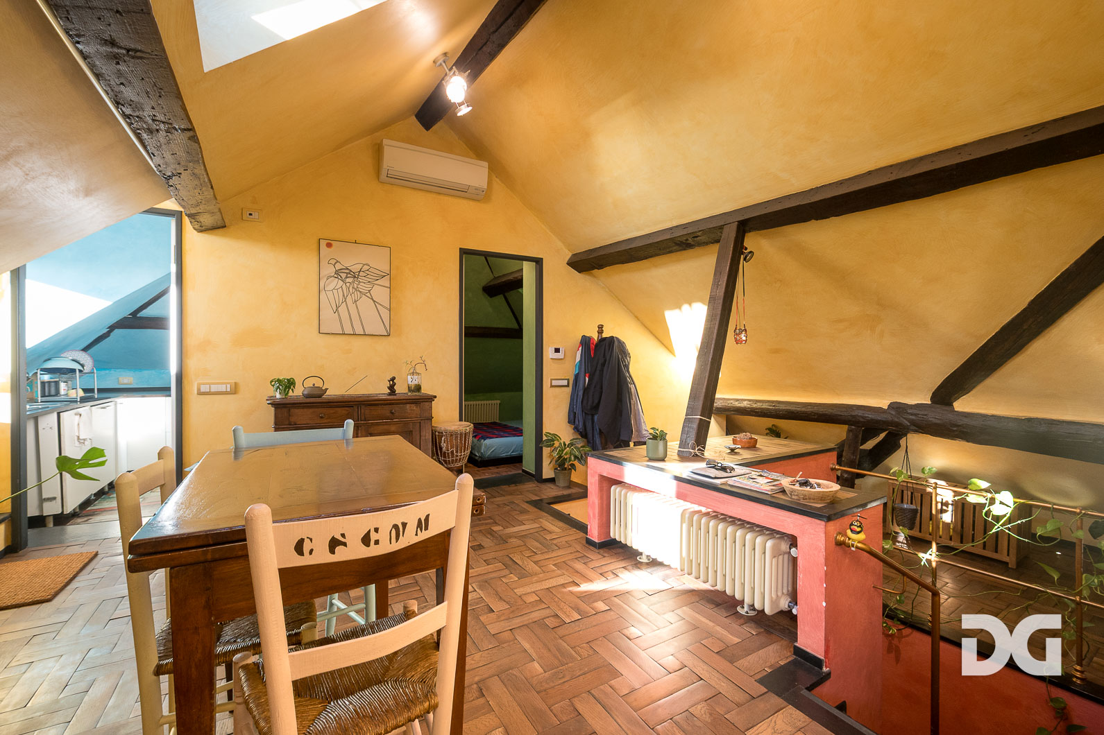 Immobiliare Del Guasta CENTRO CARMINE – PIAZZA DELLA GIUGGIOLA PANORAMICISSIMI CON TERRAZZO 
