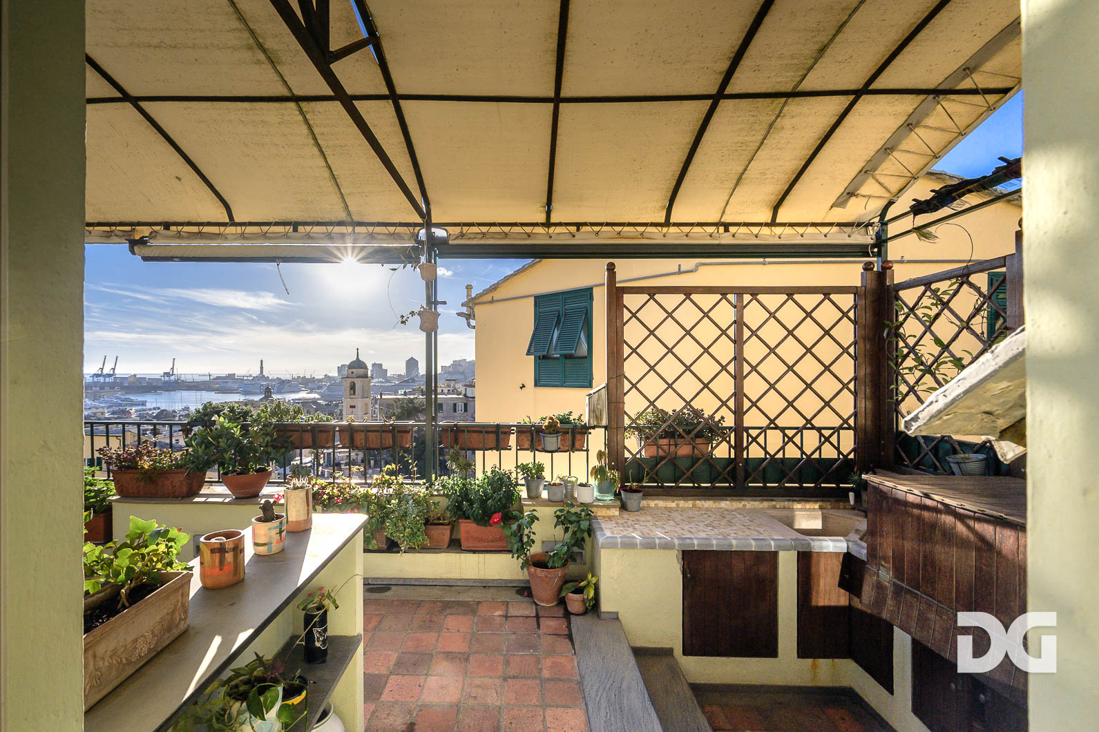 Immobiliare Del Guasta CENTRO CARMINE – PIAZZA DELLA GIUGGIOLA PANORAMICISSIMI CON TERRAZZO 