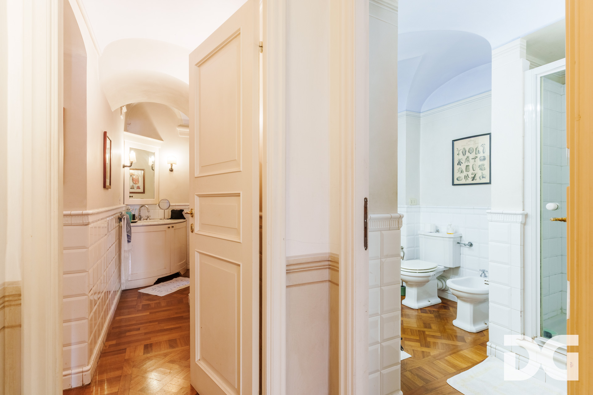 Immobiliare Del Guasta CASTELLETTO –  CORSO CARBONARA MQ. 207 CON GIARDINO, TERRAZZO E POSTO AUTO 