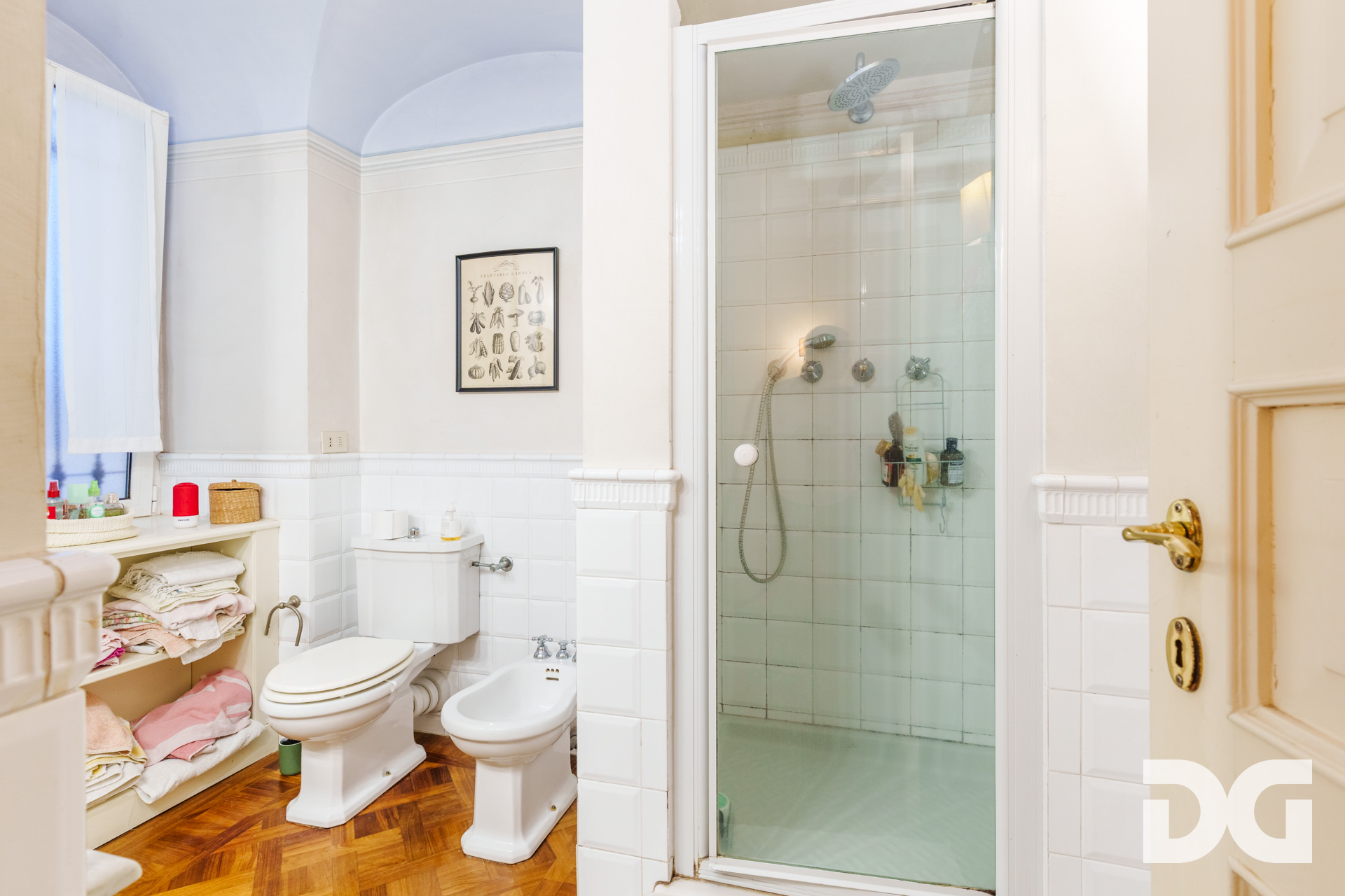 Immobiliare Del Guasta CASTELLETTO –  CORSO CARBONARA MQ. 207 CON GIARDINO, TERRAZZO E POSTO AUTO 