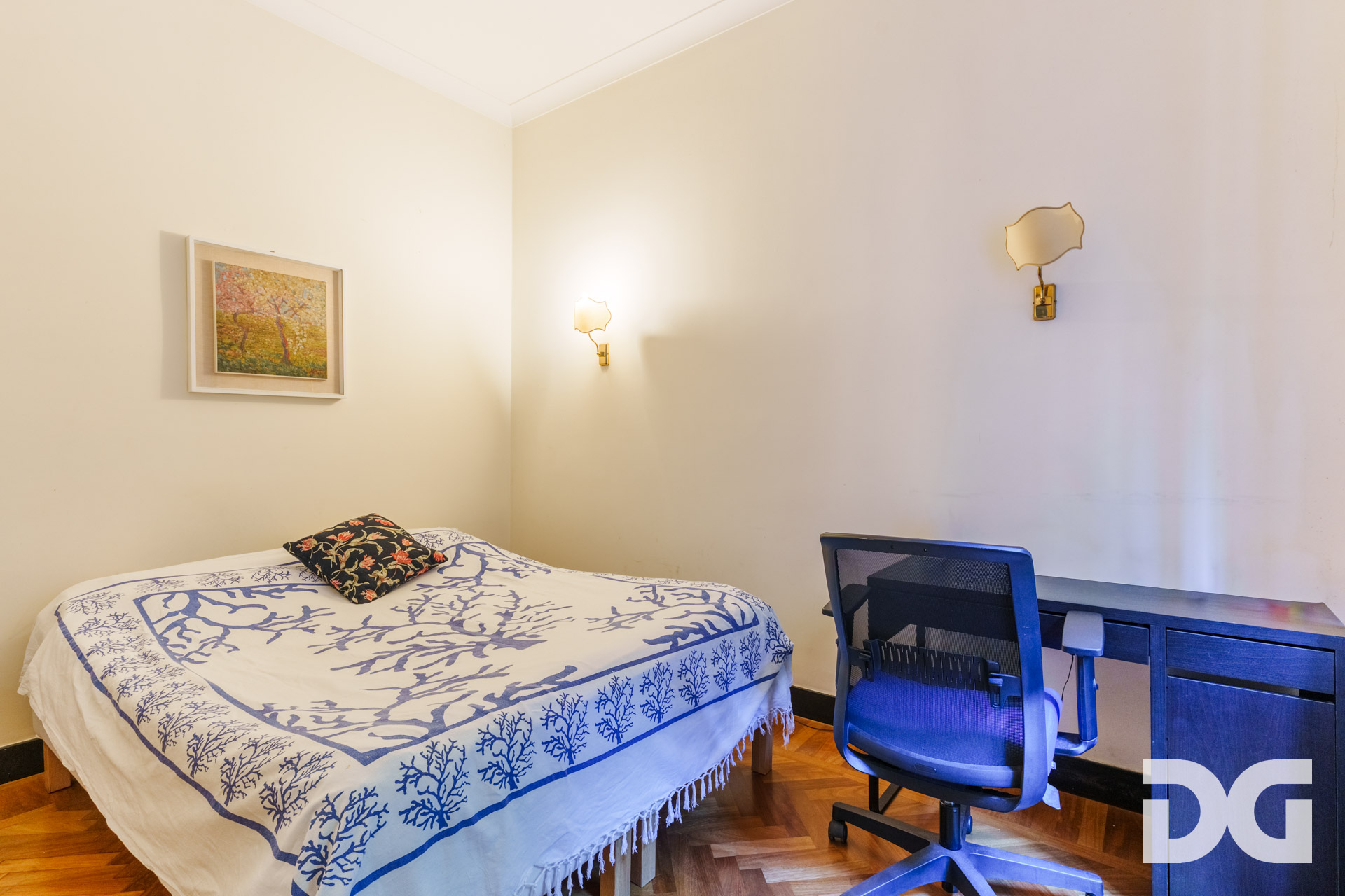 Immobiliare Del Guasta CASTELLETTO –  CORSO CARBONARA MQ. 207 CON GIARDINO, TERRAZZO E POSTO AUTO 