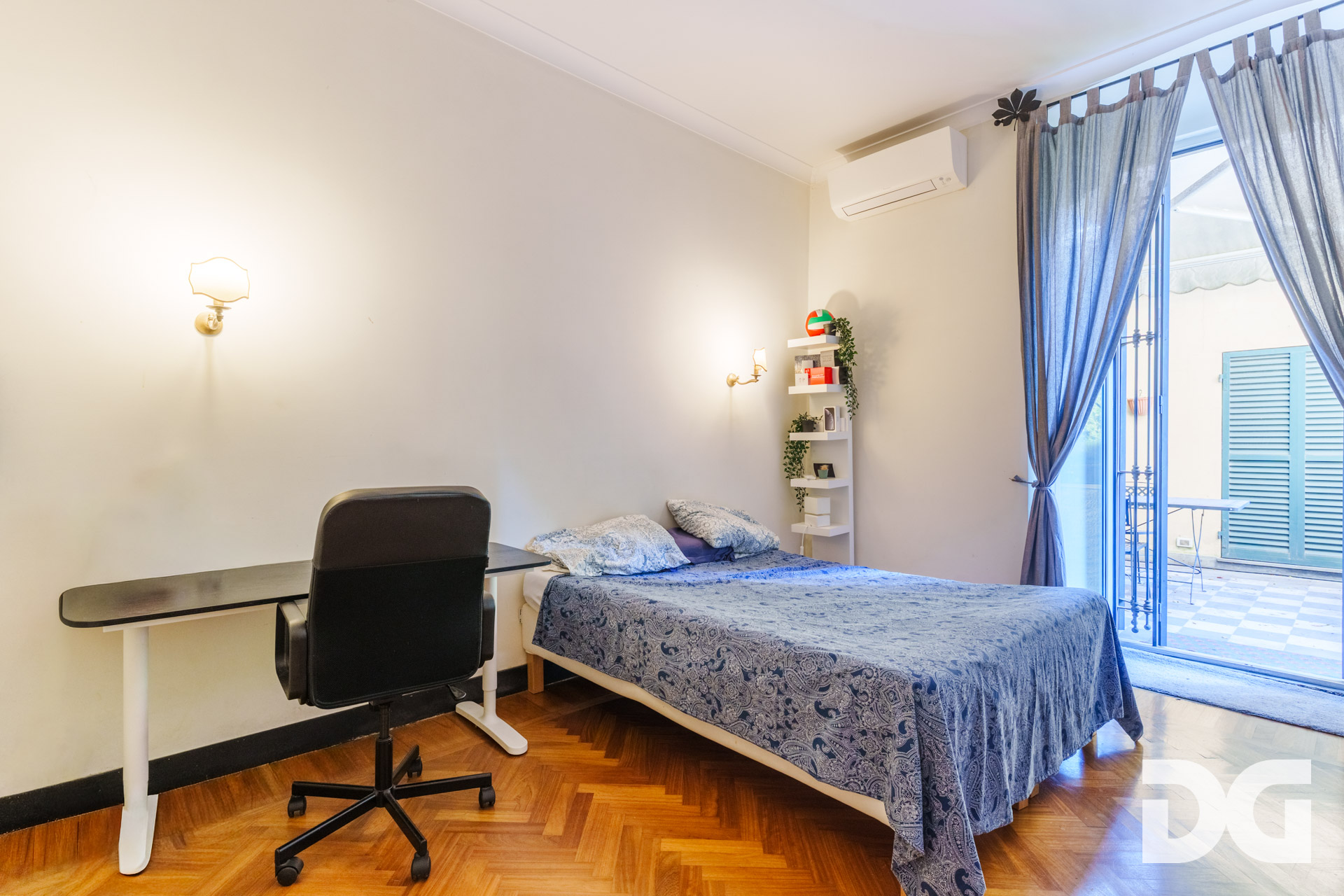 Immobiliare Del Guasta CASTELLETTO –  CORSO CARBONARA MQ. 207 CON GIARDINO, TERRAZZO E POSTO AUTO 