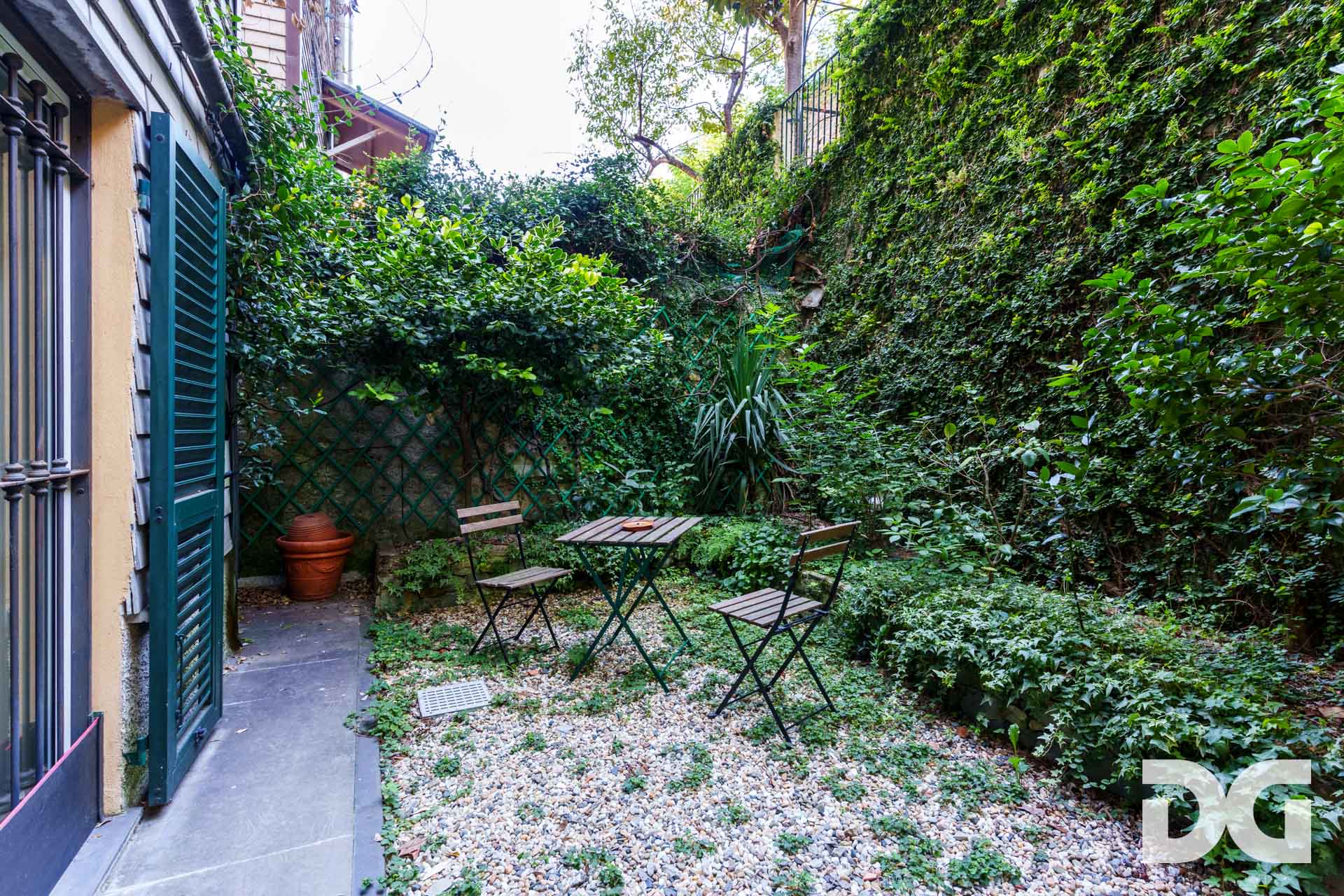 Immobiliare Del Guasta CASTELLETTO –  CORSO CARBONARA MQ. 207 CON GIARDINO, TERRAZZO E POSTO AUTO 