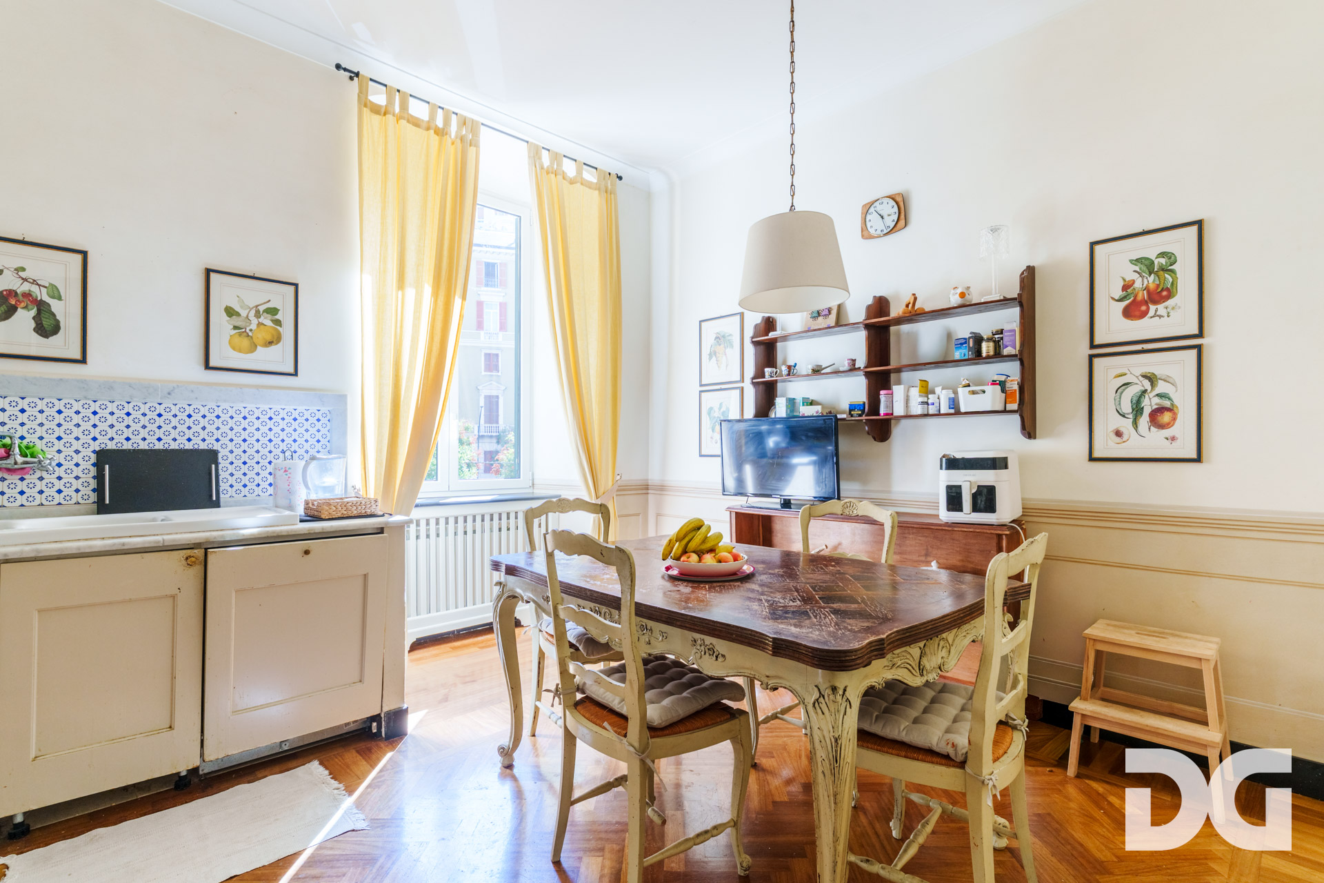 Immobiliare Del Guasta CASTELLETTO –  CORSO CARBONARA MQ. 207 CON GIARDINO, TERRAZZO E POSTO AUTO 