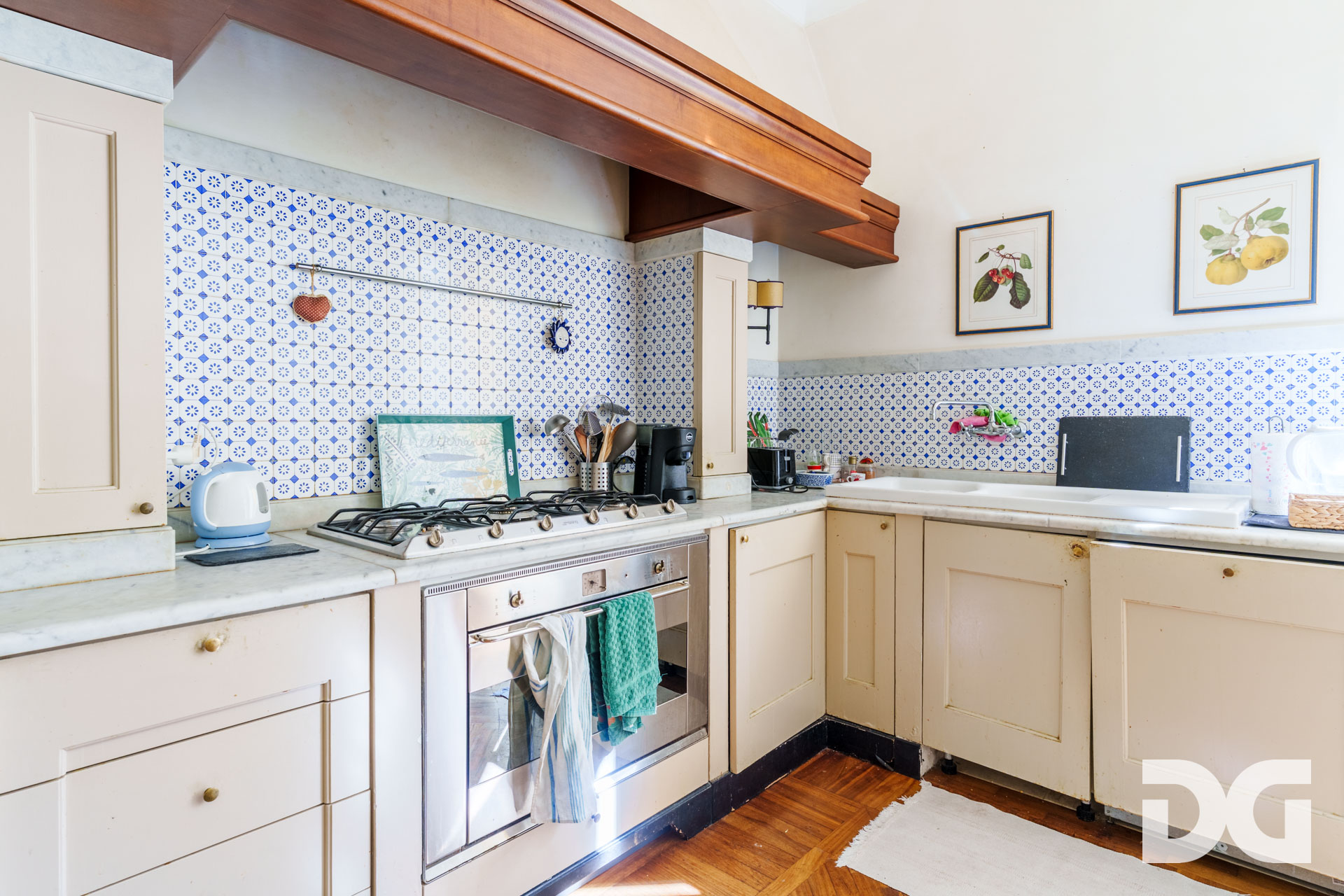 Immobiliare Del Guasta CASTELLETTO –  CORSO CARBONARA MQ. 207 CON GIARDINO, TERRAZZO E POSTO AUTO 