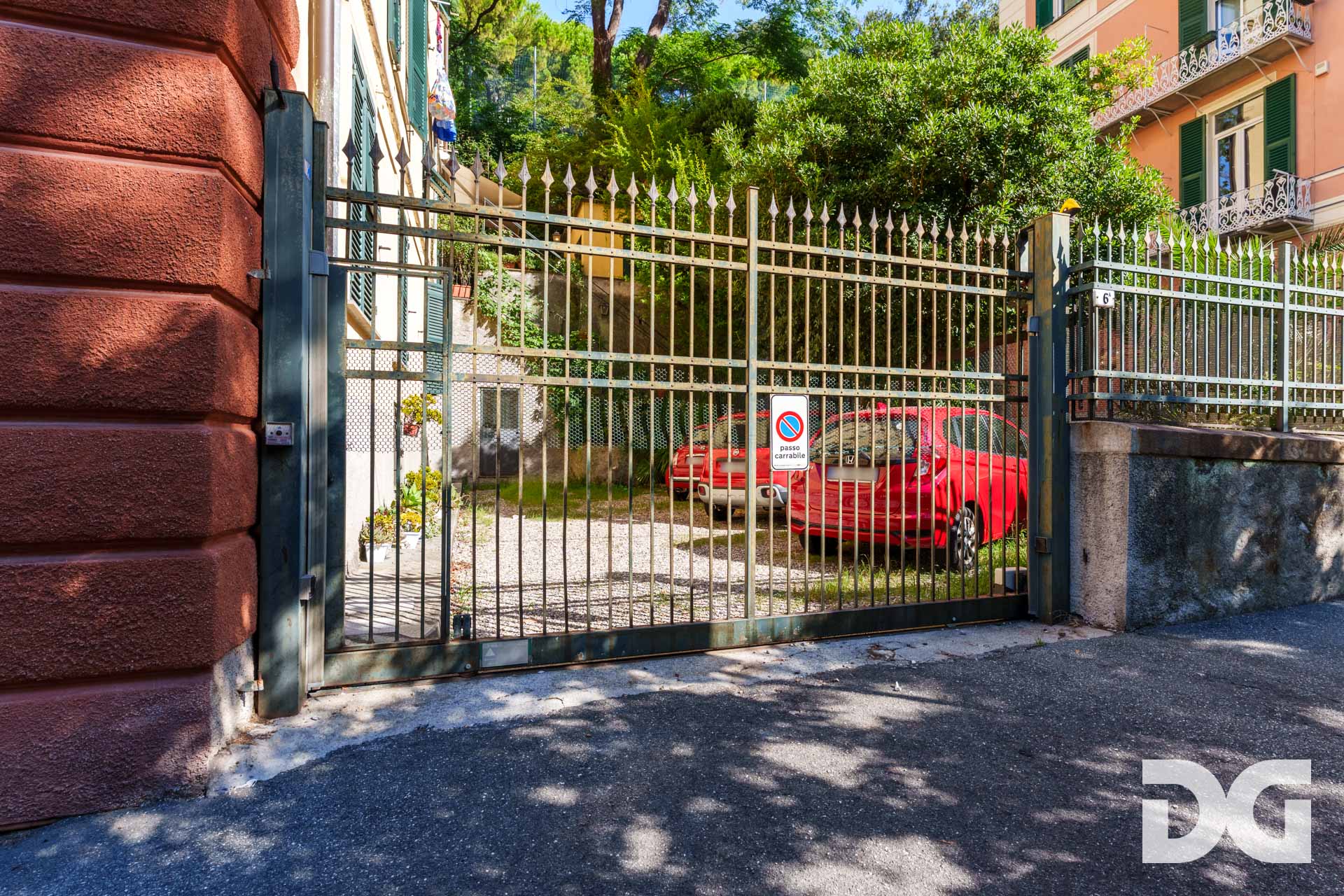 Immobiliare Del Guasta CASTELLETTO –  CORSO CARBONARA MQ. 207 CON GIARDINO, TERRAZZO E POSTO AUTO 