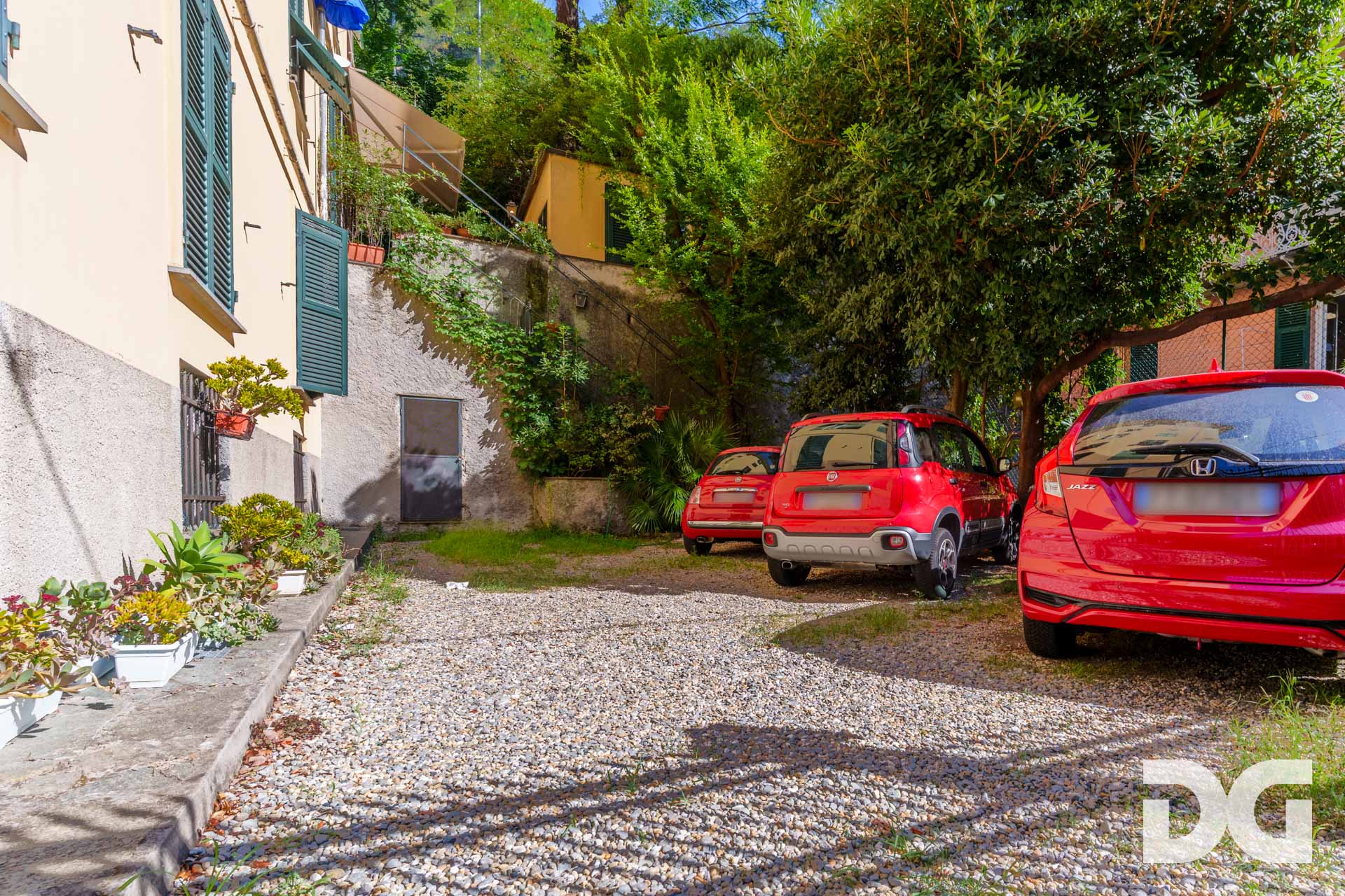 Immobiliare Del Guasta CASTELLETTO –  CORSO CARBONARA MQ. 207 CON GIARDINO, TERRAZZO E POSTO AUTO 