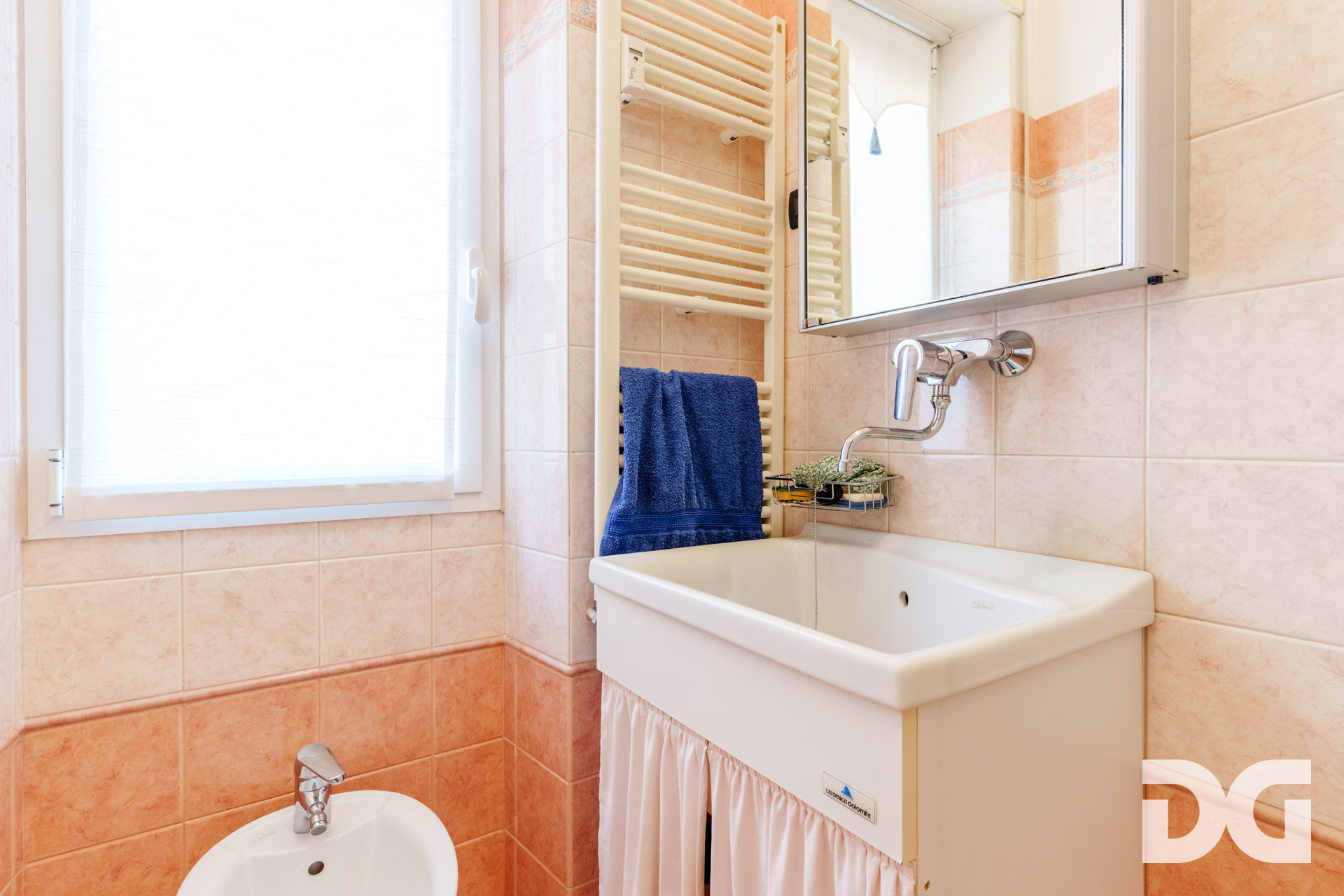 Immobiliare Del Guasta CASTELLETTO – VIA DELPINO MQ. 110 CON BALCONE, VISTA PANORAMICA E BOX 