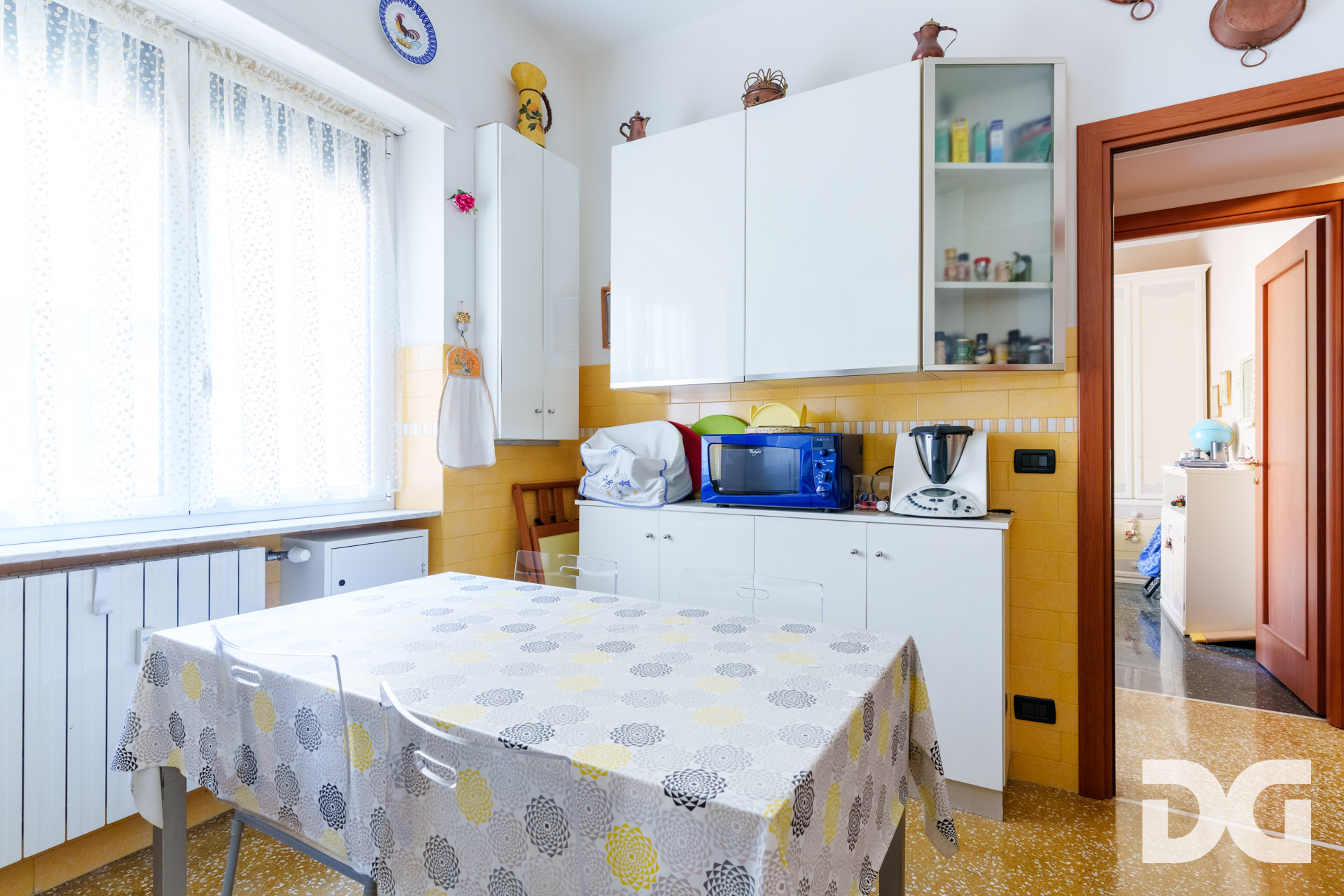 Immobiliare Del Guasta CASTELLETTO – VIA DELPINO MQ. 110 CON BALCONE, VISTA PANORAMICA E BOX 