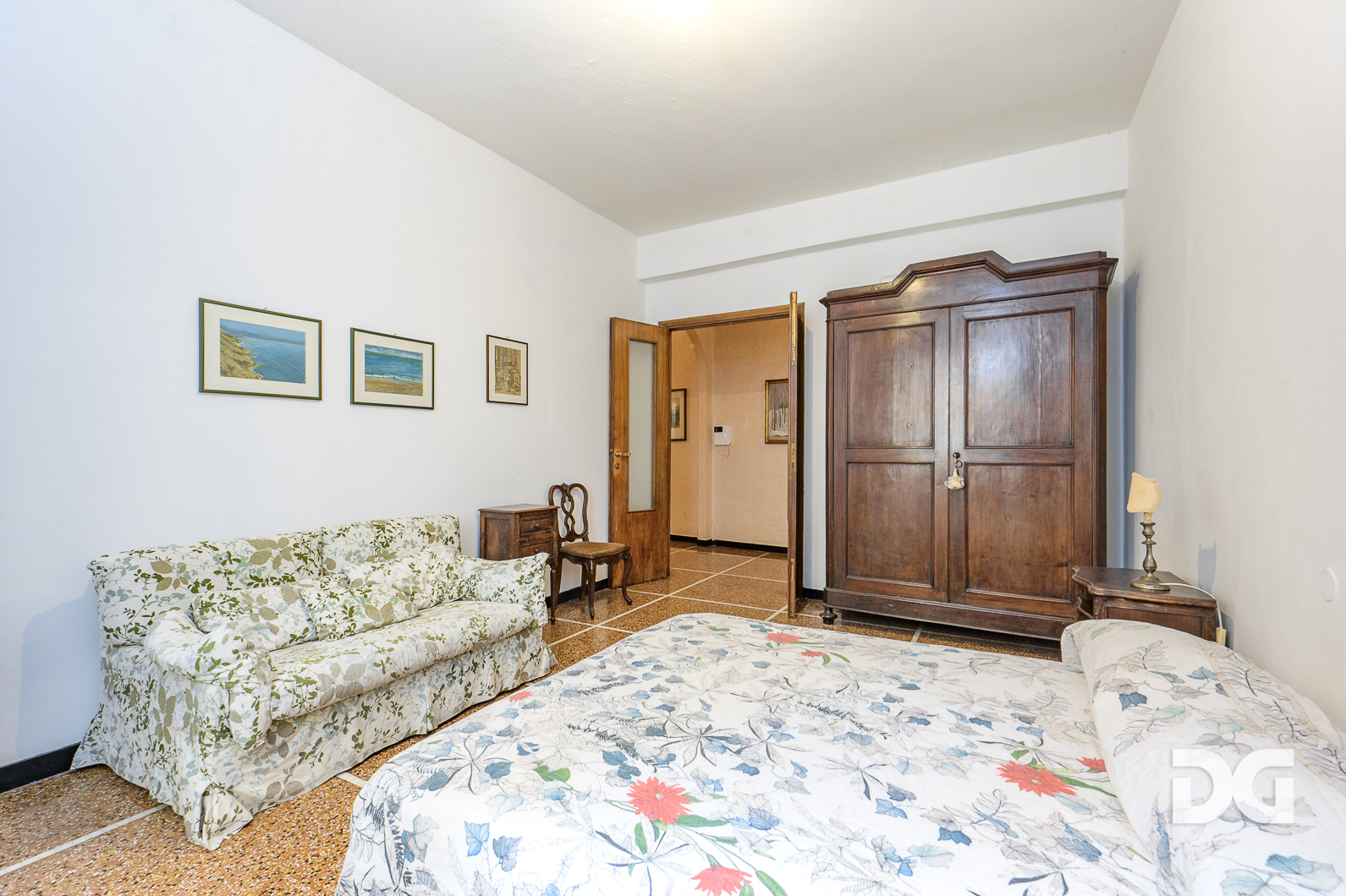 Immobiliare Del Guasta ASSAROTTI (CURTATONE) DIVISIBILI MQ. 255 TERRAZZO AL PIANO (CAT. A/2) 