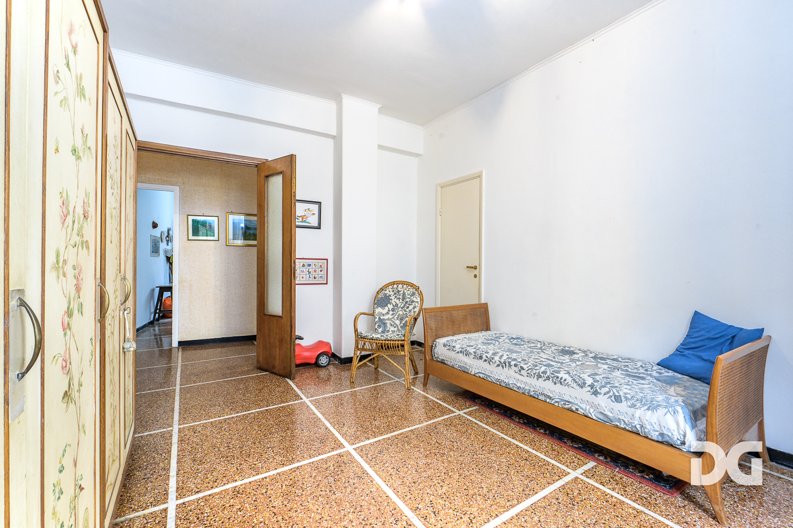 Immobiliare Del Guasta ASSAROTTI (CURTATONE) DIVISIBILI MQ. 255 TERRAZZO AL PIANO (CAT. A/2) 