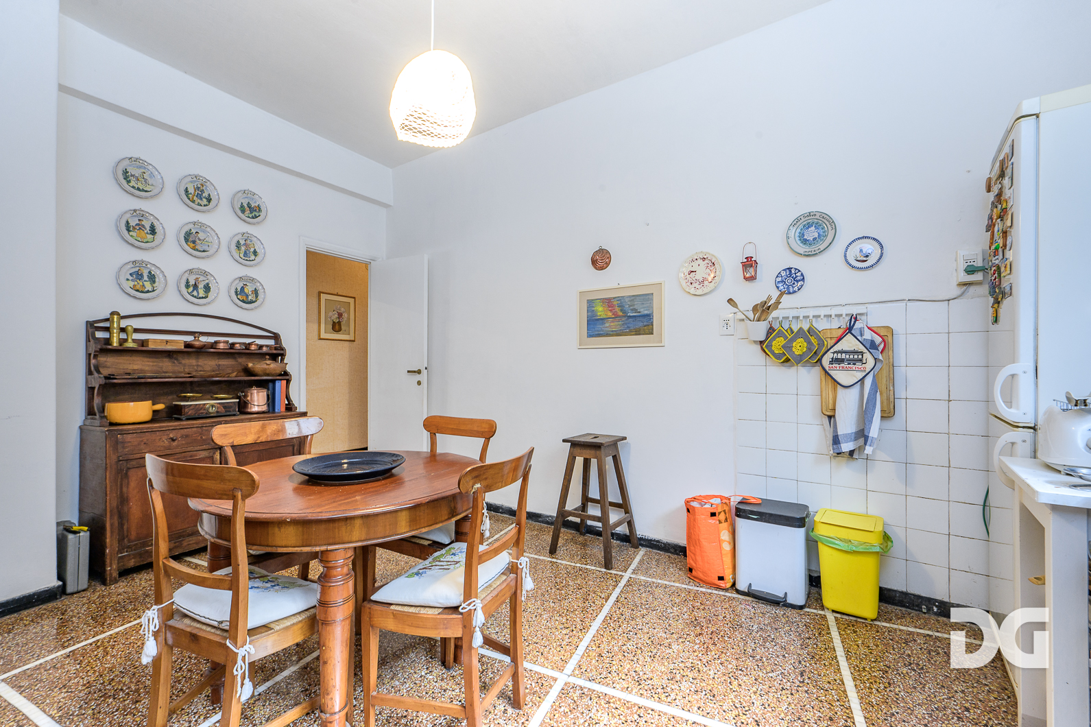 Immobiliare Del Guasta ASSAROTTI (CURTATONE) DIVISIBILI MQ. 255 TERRAZZO AL PIANO (CAT. A/2) 