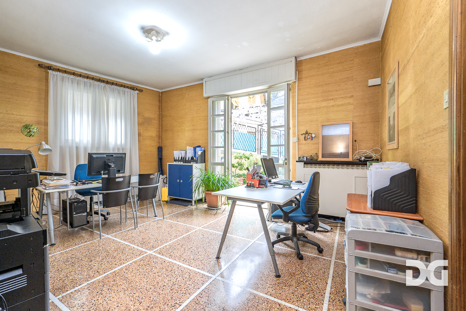 Immobiliare Del Guasta ASSAROTTI (CURTATONE) DIVISIBILI MQ. 255 TERRAZZO AL PIANO (CAT. A/2) 