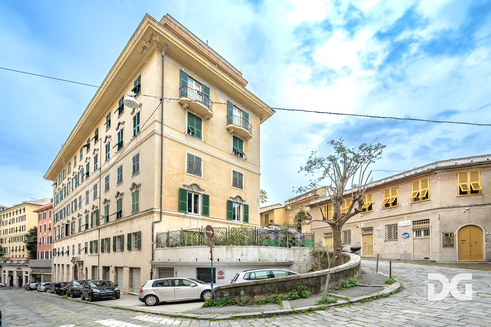 Immobiliare Del Guasta ASSAROTTI (CURTATONE) DIVISIBILI MQ. 255 TERRAZZO AL PIANO (CAT. A/2) 