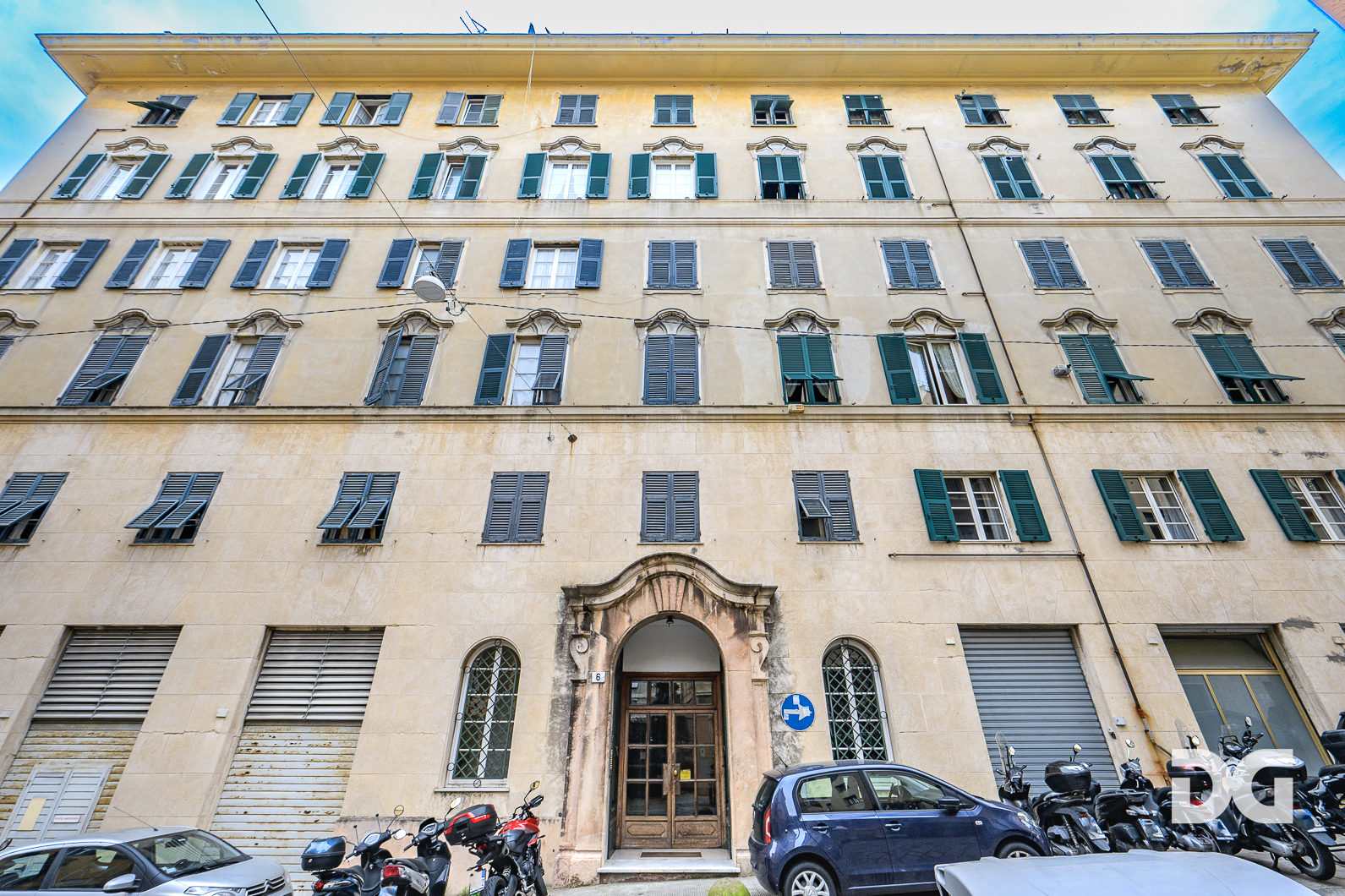 Immobiliare Del Guasta ASSAROTTI (CURTATONE) DIVISIBILI MQ. 255 TERRAZZO AL PIANO (CAT. A/2) 