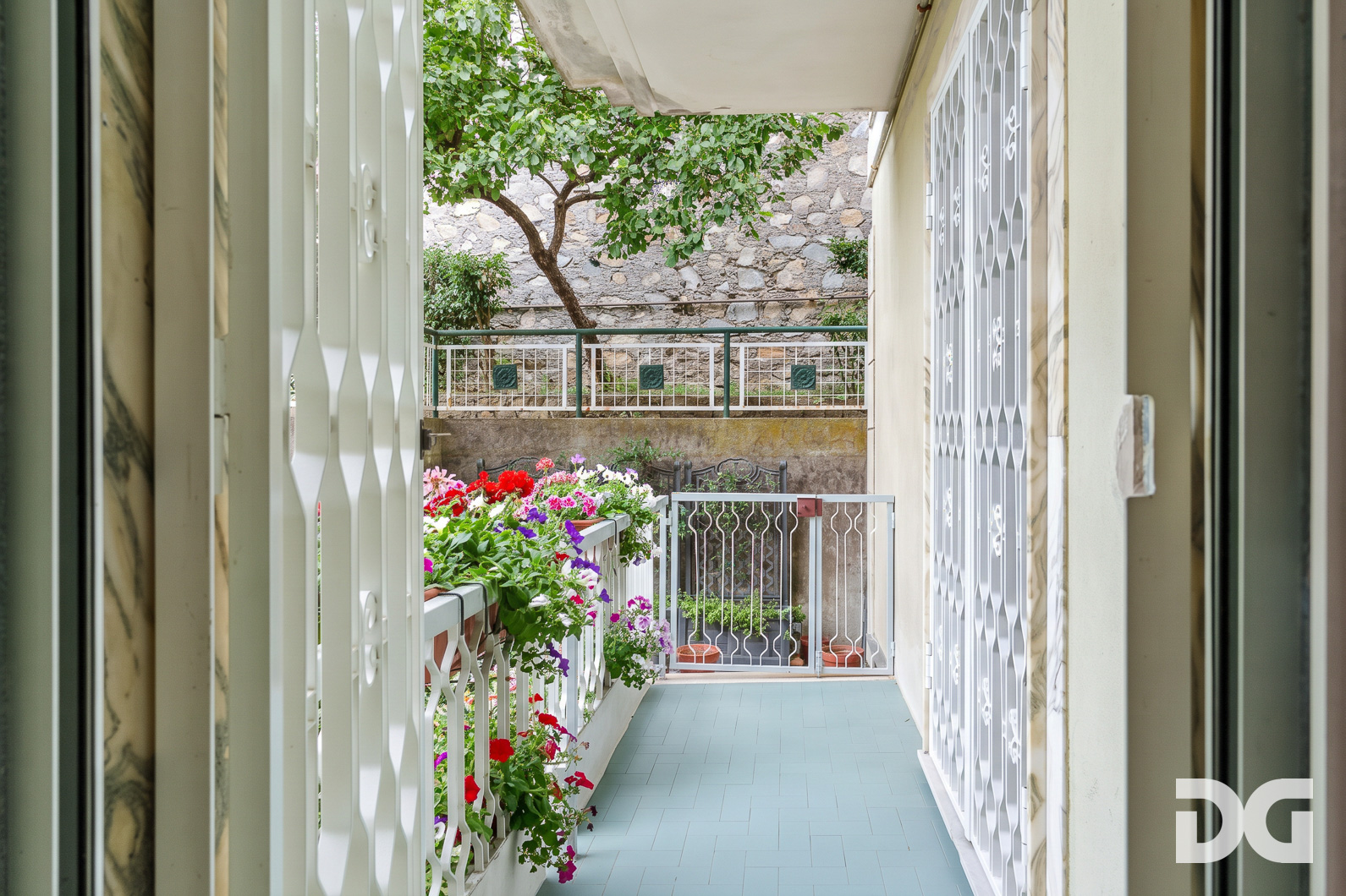 Immobiliare Del Guasta RIGHI  – VIA DOMENICO CHIODO signorili mq 174 VISTA MARE con GIARDINO-TERRAZZO - POSTO AUTO - CANTINA 